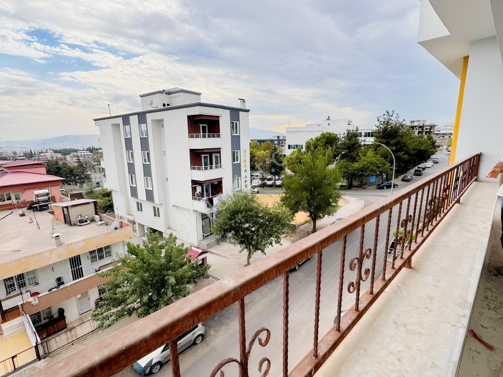 Germenicia'dan Sgk Civarı Ferah 3+1 Satılık Daire — fotoğraf 4