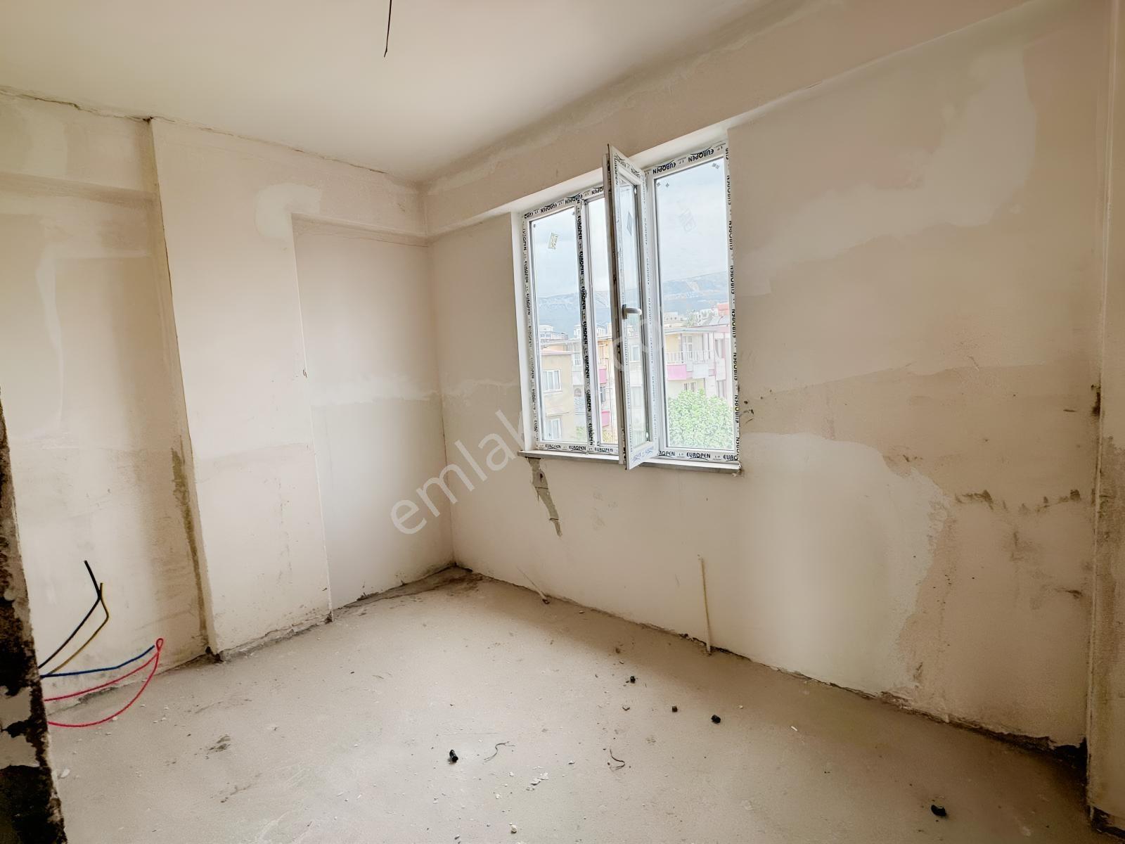 Germenicia'dan Sgk Civarı Ferah 3+1 Satılık Daire — fotoğraf 10