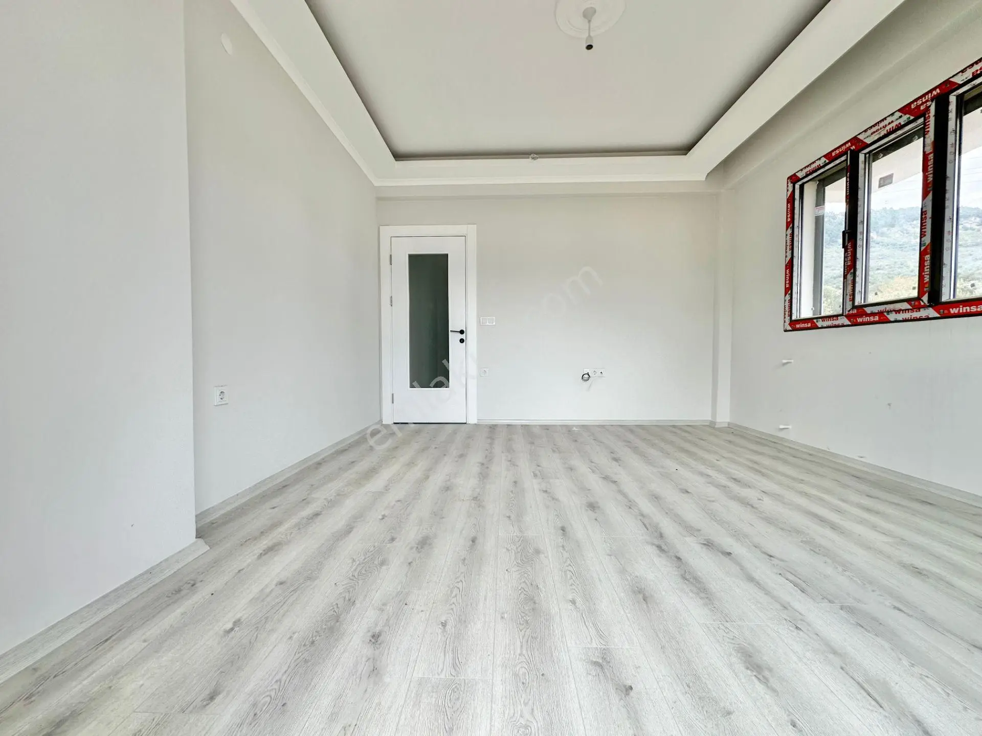 ꧁ay Emlaktan꧂küçükkuyu Mıhlı'da Bahçe Kullanımlı Ayrı Mutfak Denize 500 Metre Satılık 2+1 Daire — fotoğraf 19