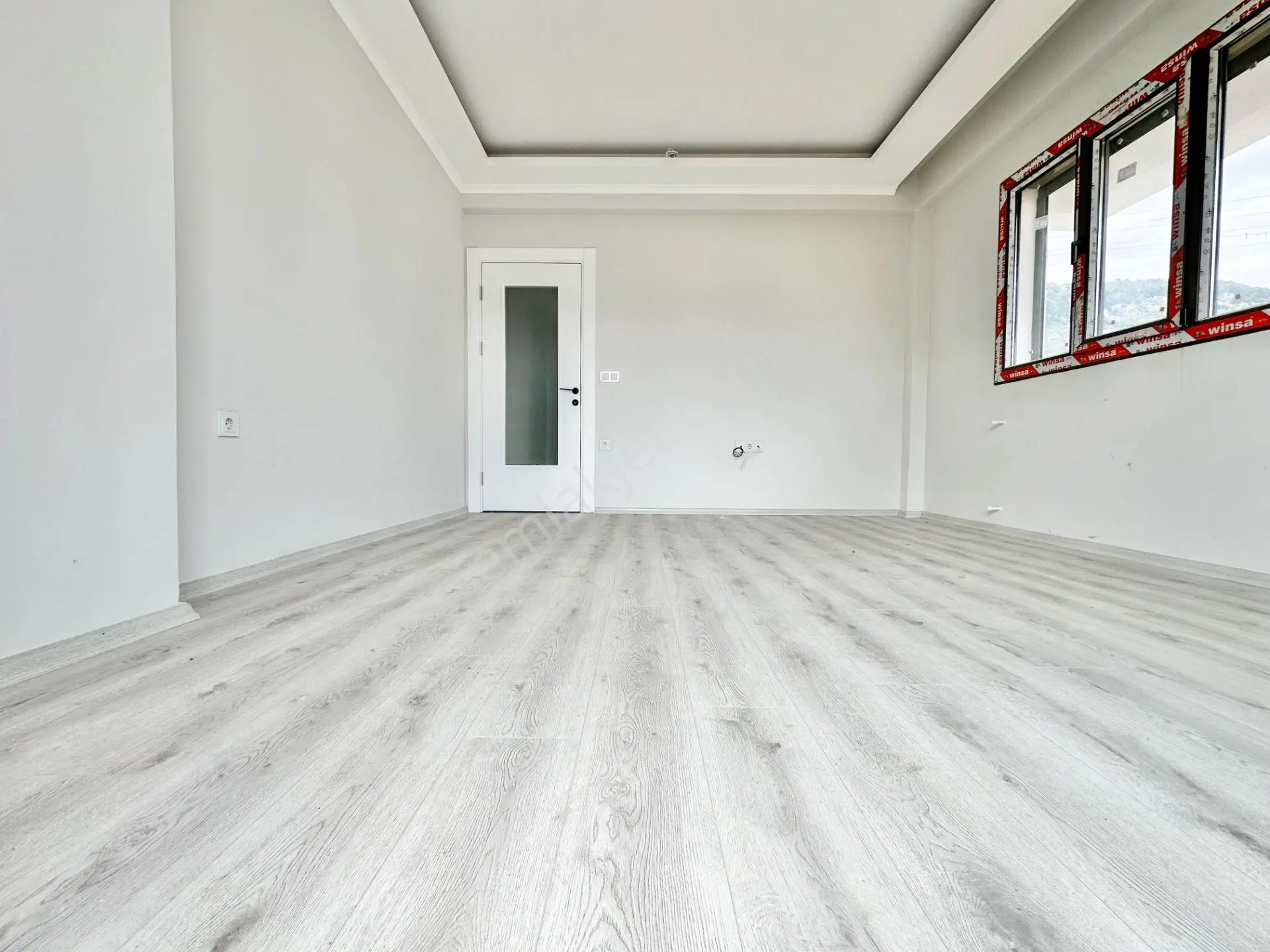 ꧁ay Emlaktan꧂küçükkuyu Mıhlı'da Bahçe Kullanımlı Ayrı Mutfak Denize 500 Metre Satılık 2+1 Daire — fotoğraf 20