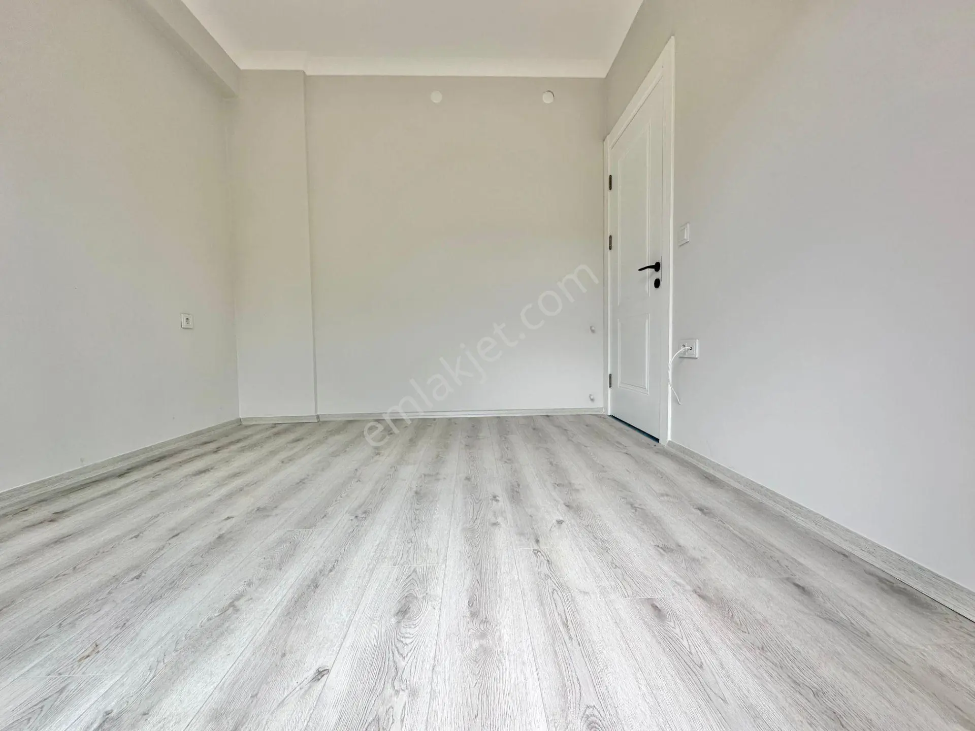 ꧁ay Emlaktan꧂küçükkuyu Mıhlı'da Bahçe Kullanımlı Ayrı Mutfak Denize 500 Metre Satılık 2+1 Daire — fotoğraf 28