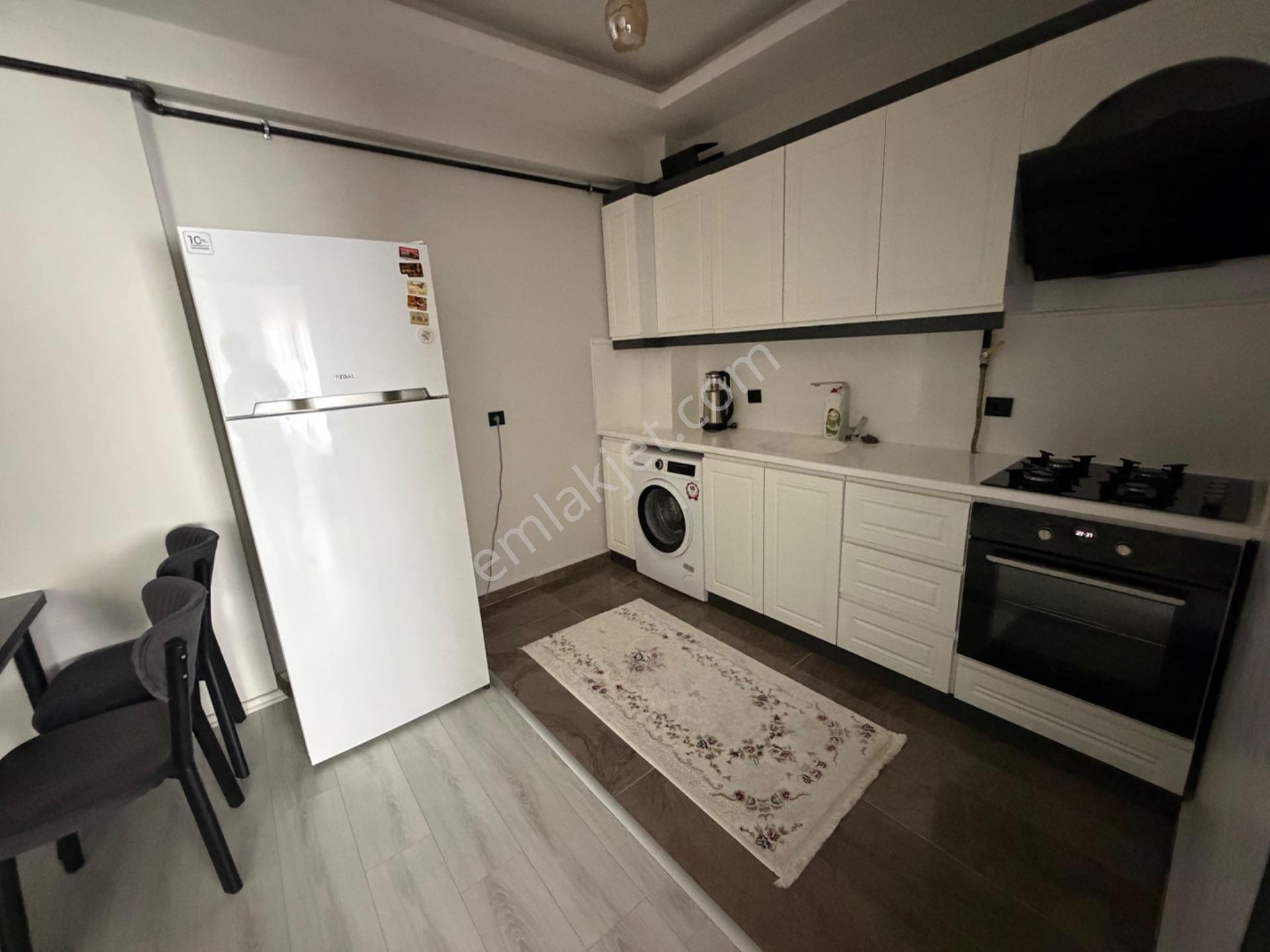 Beyverdi Sitesinde Havuzlu Ful Dayalı Döşeli 1+1 Satılık Lüks Daire — fotoğraf 2