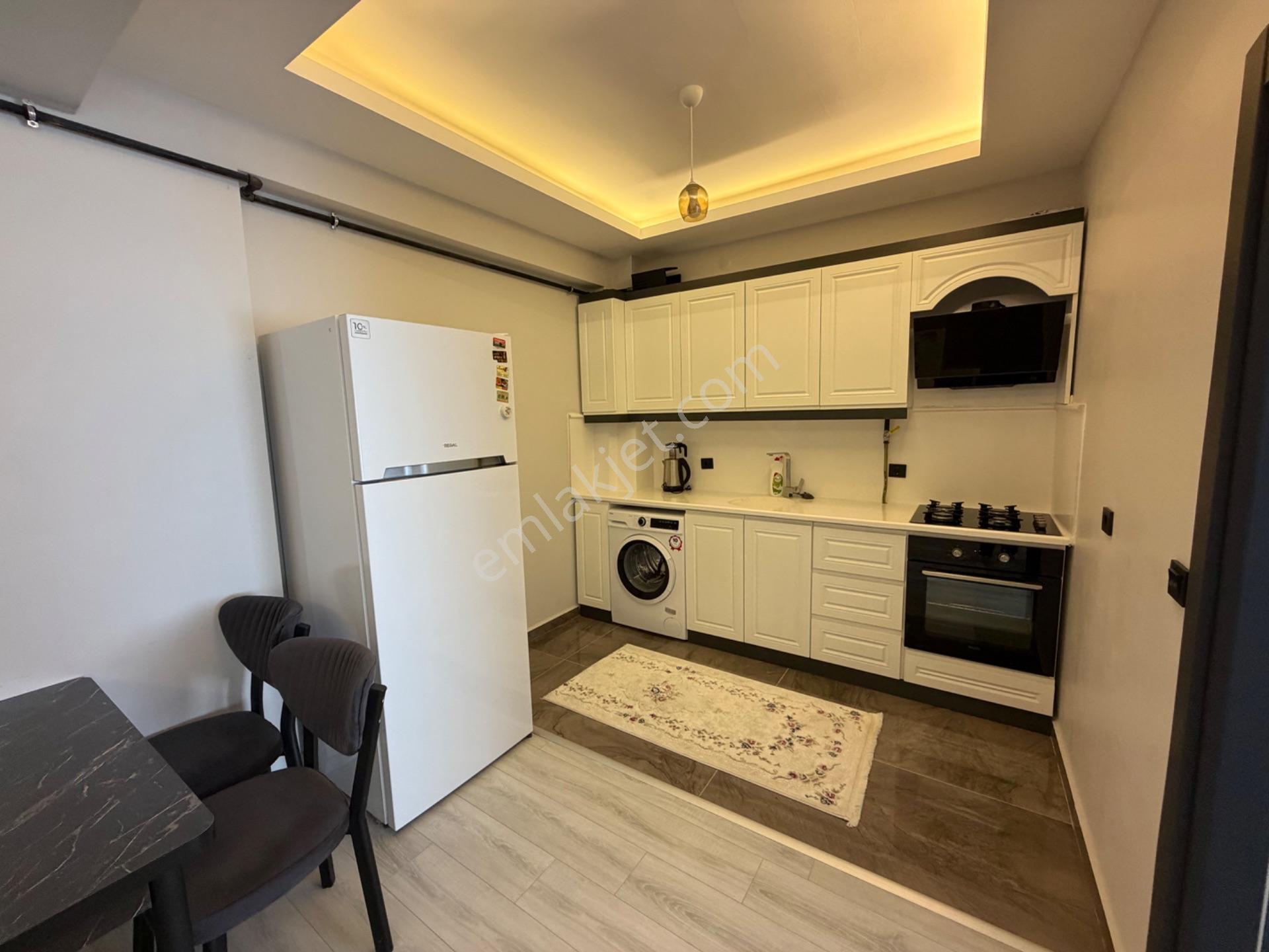 Beyverdi Sitesinde Havuzlu Ful Dayalı Döşeli 1+1 Satılık Lüks Daire — fotoğraf 4