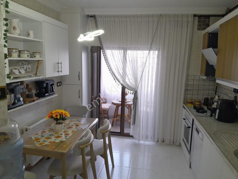 Ardıçlı Emlaktan Full Yapılı 130 M2 3+1 Daire — fotoğraf 3