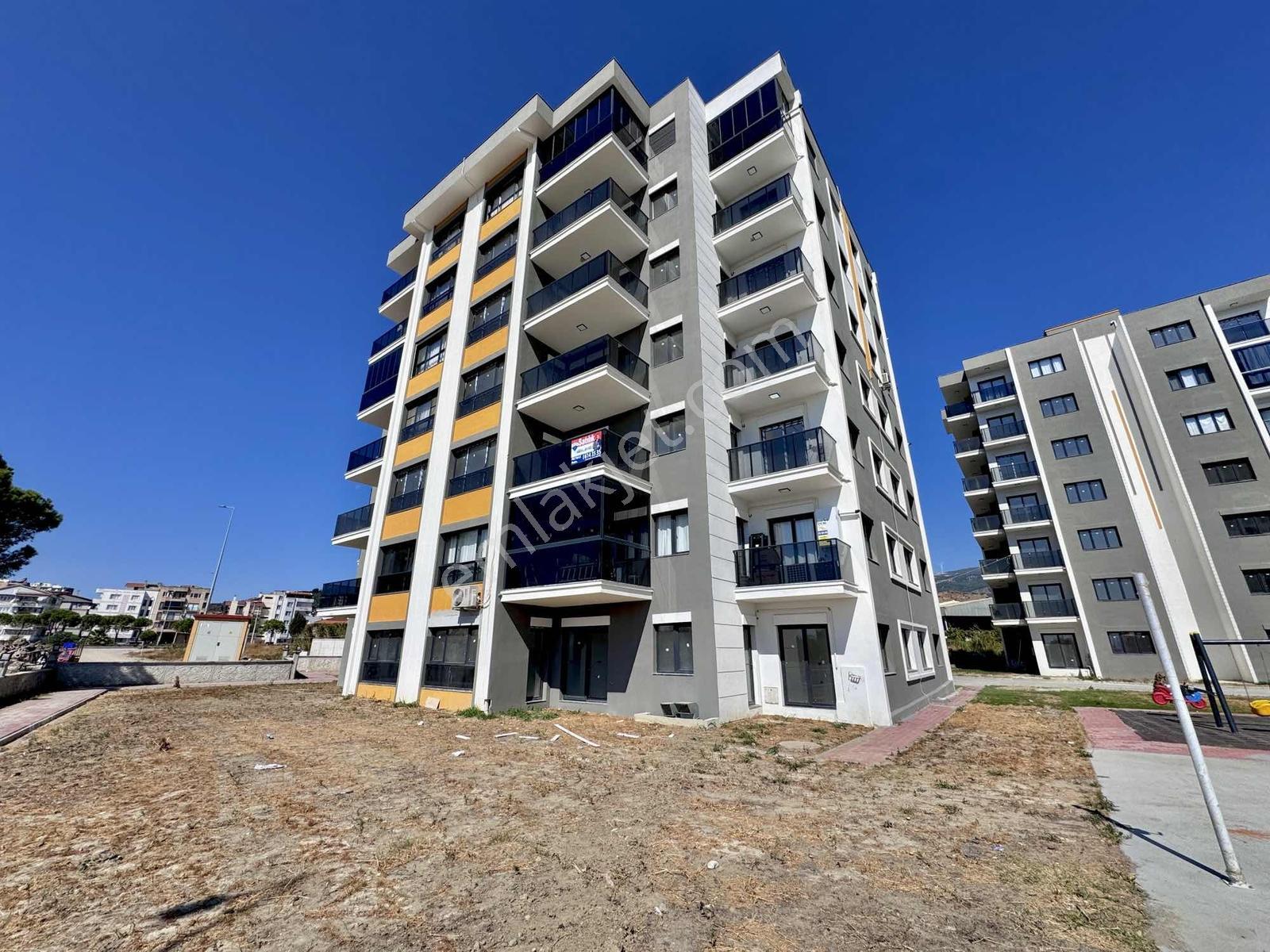Yenicamii'de Site İçerisinde Sıfır 3+1 Ara Kat Daire — fotoğraf 2