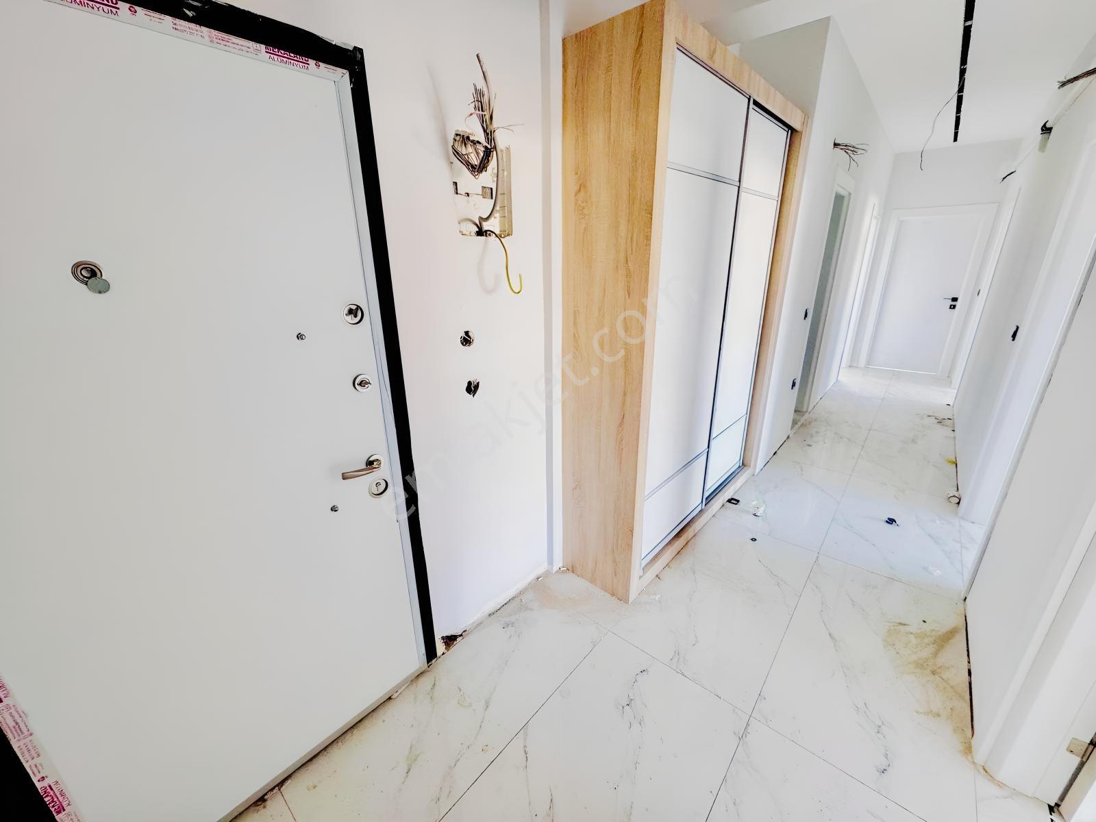 Yenicamii'de Site İçerisinde Sıfır 3+1 Ara Kat Daire — fotoğraf 13