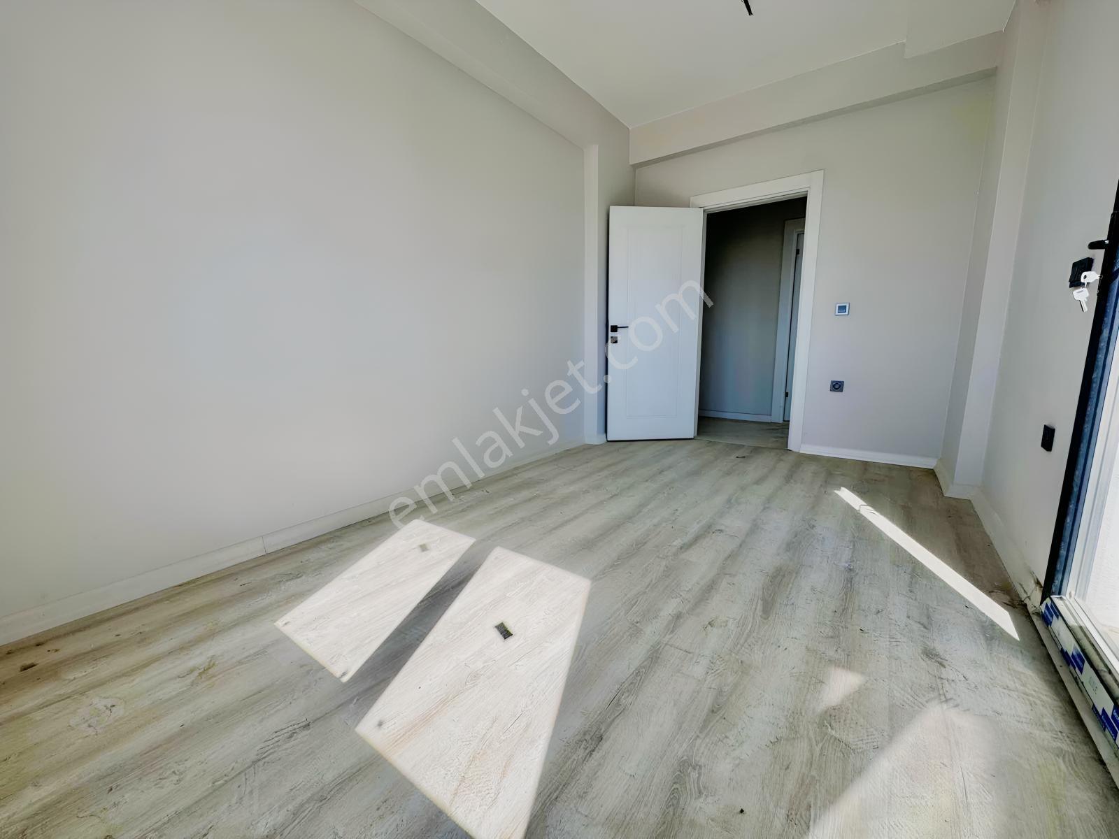 Yenicamii'de Site İçerisinde Sıfır 3+1 Ara Kat Daire — fotoğraf 14