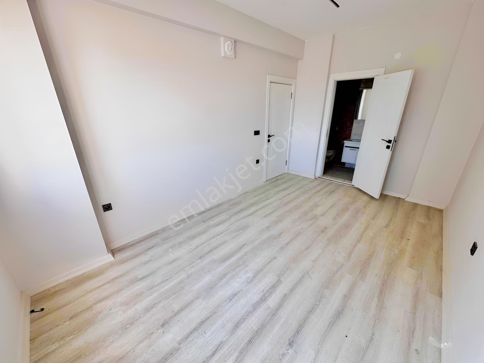 Yenicamii'de Site İçerisinde Sıfır 3+1 Ara Kat Daire — fotoğraf 21