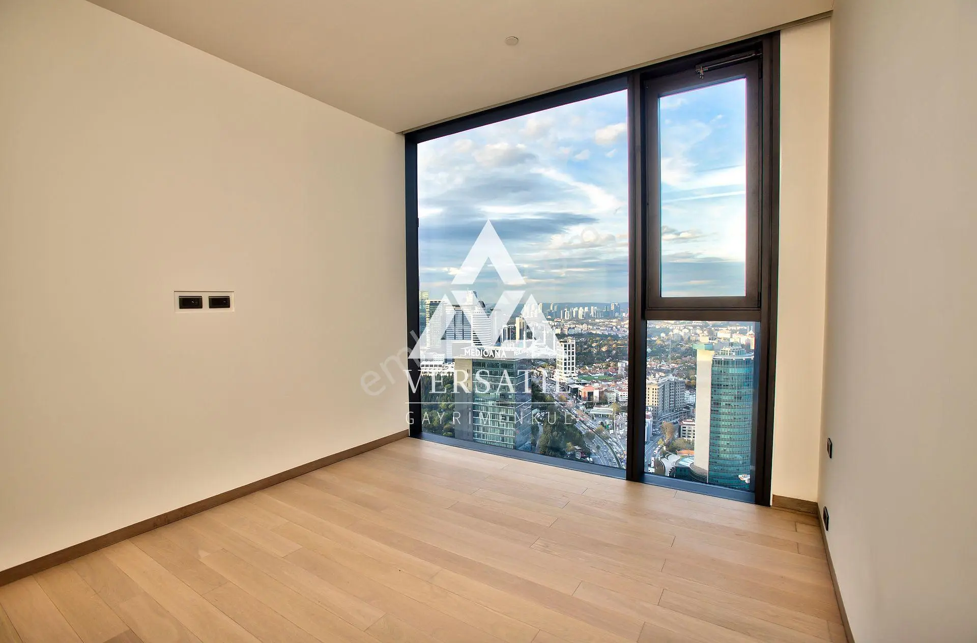 Çiftçi Towers Ön Kulede Boğaz Manzaralı 4+1 Satılık Daire — fotoğraf 3