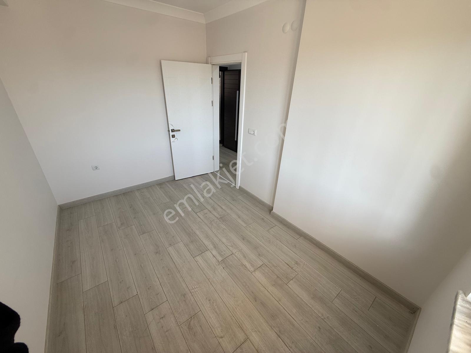 Kumbağ Mah. Site İçerisinde Bahçe Kullanımlı Sıfır 1+1 — fotoğraf 6