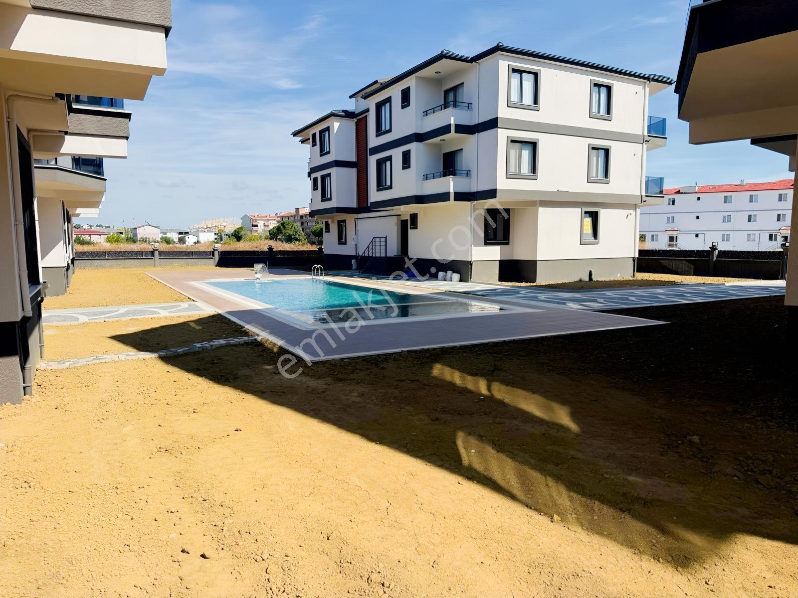 Kumbağ Mah. Site İçerisinde Bahçe Kullanımlı Sıfır 1+1 — fotoğraf 8