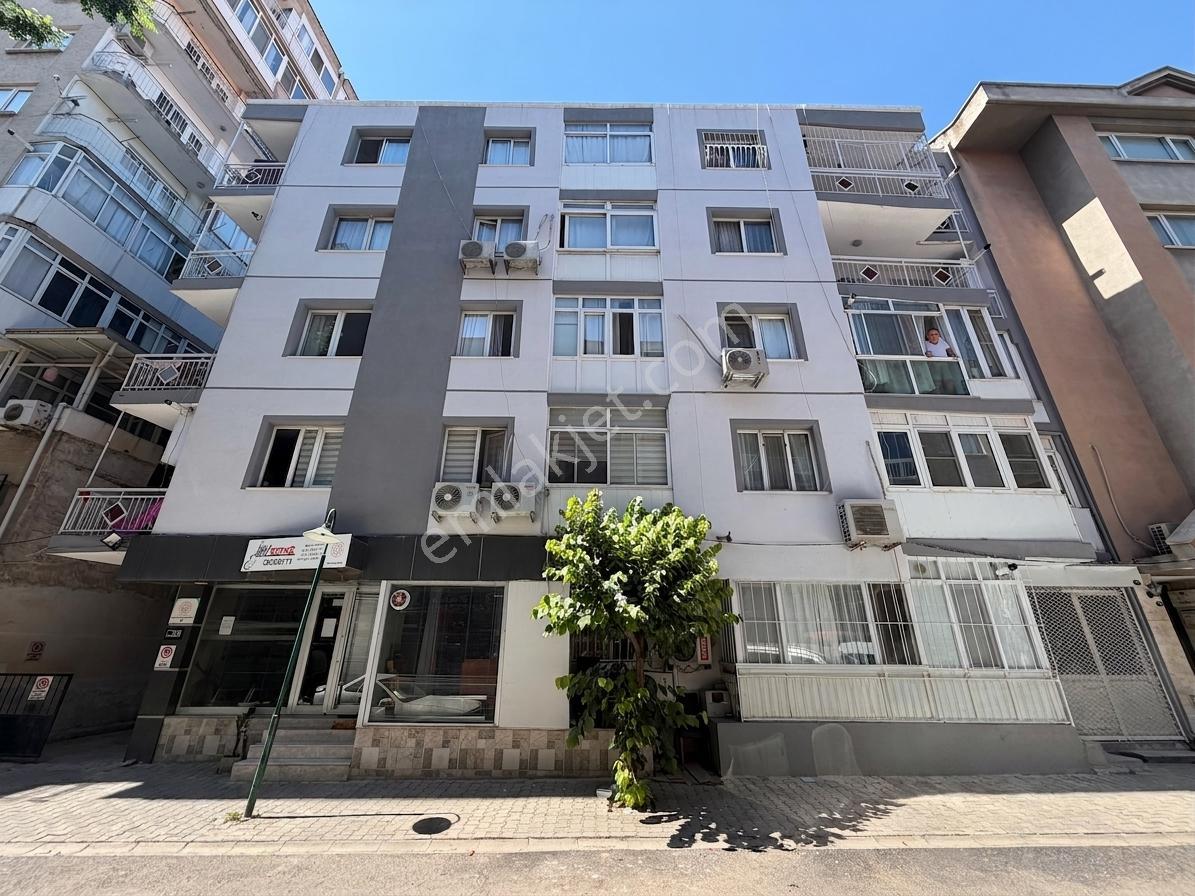 Bornova Aşık Veysel Yakını Satılık 2+1 Daire — fotoğraf 3