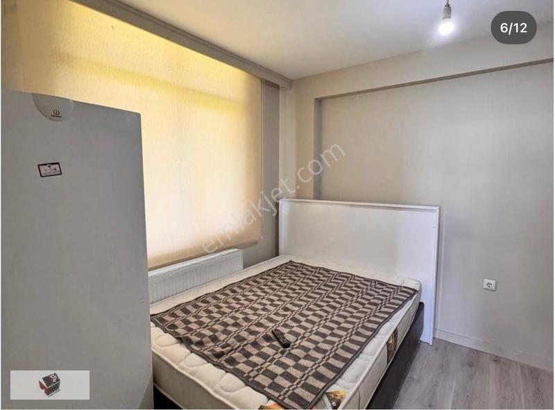 Cumhuriyet Mahallesi'nde Eşyali Ve Satılık 1+1 Daire — fotoğraf 4