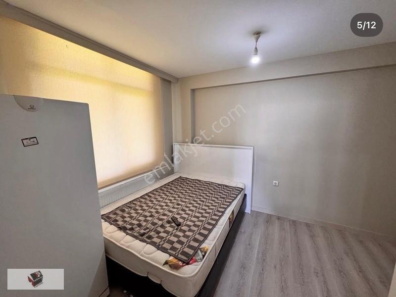 Cumhuriyet Mahallesi'nde Eşyali Ve Satılık 1+1 Daire — fotoğraf 7