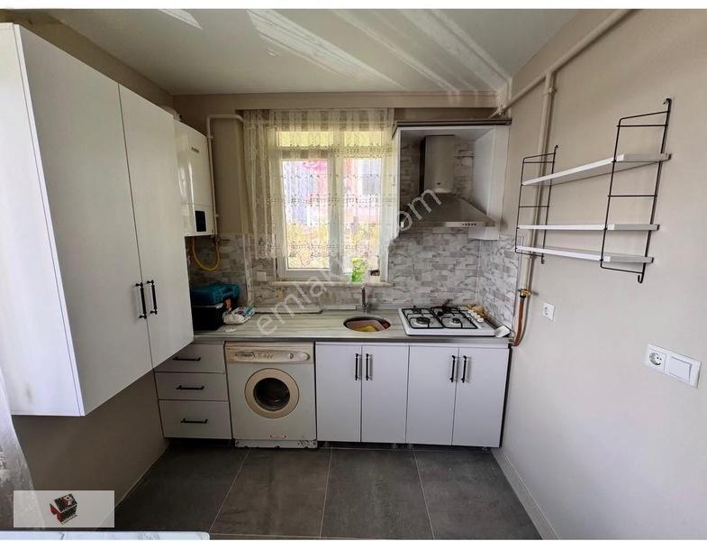 Cumhuriyet Mahallesi'nde Eşyali Ve Satılık 1+1 Daire — fotoğraf 10
