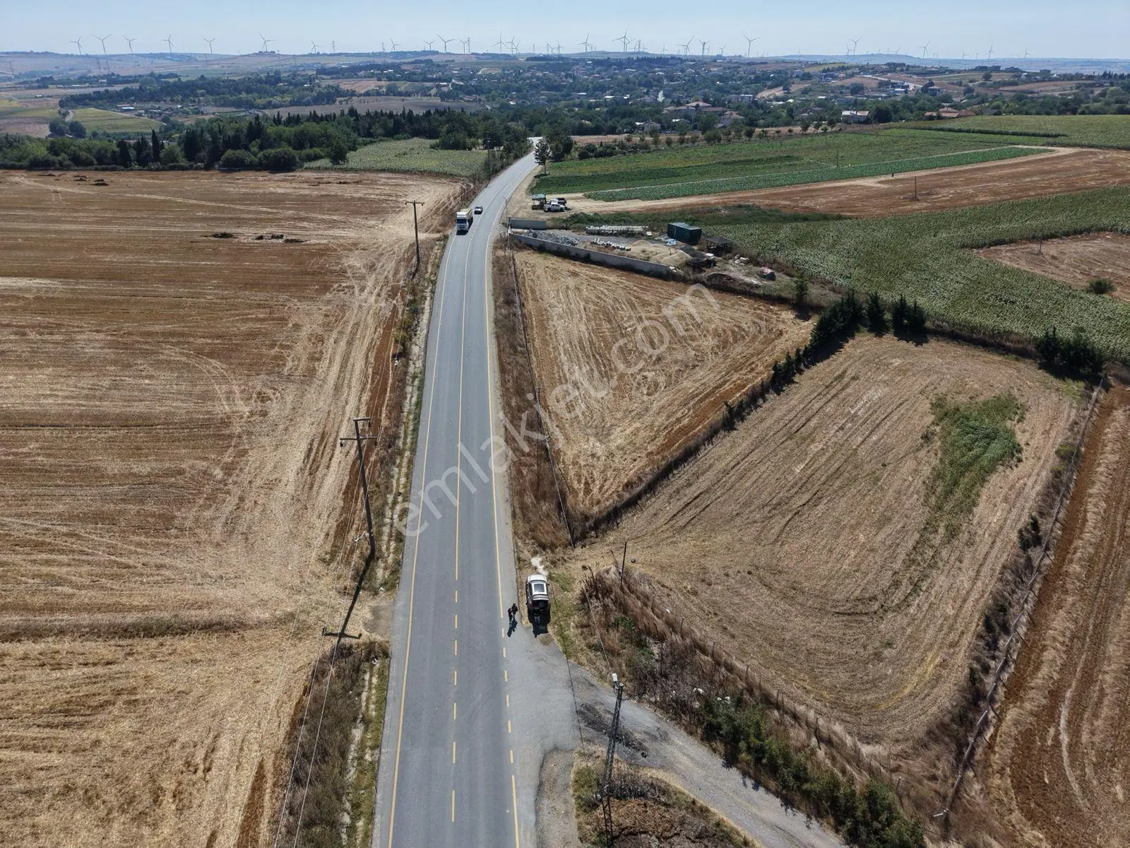 Silivri Akören Köyü Yola Yakın Tarla — fotoğraf 3