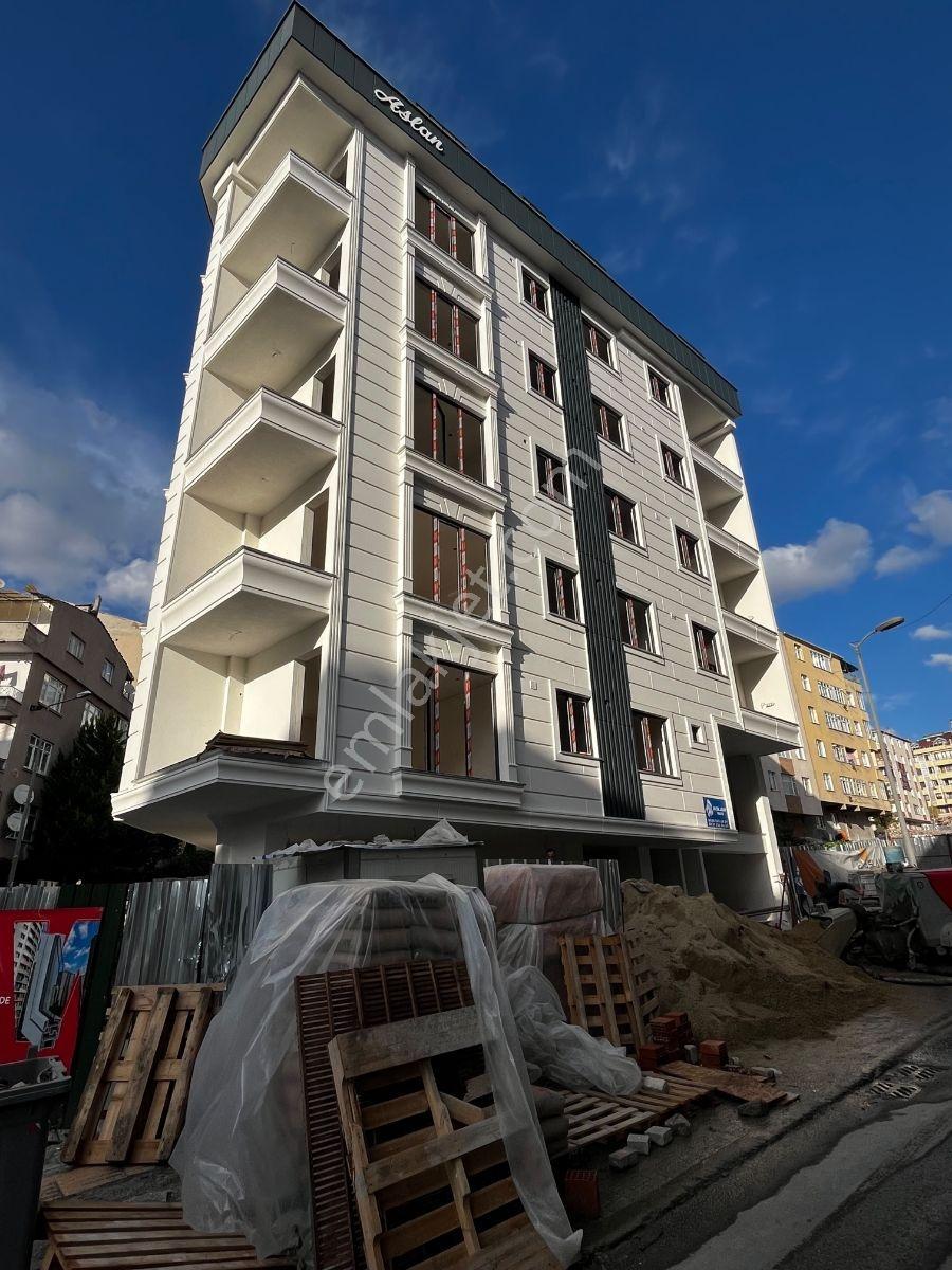 Satılık Daire 1+1 60 M2 Net Mansard Kat Sıfır — fotoğraf 2