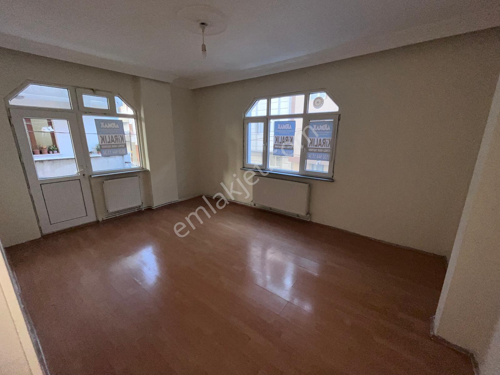 Bağlarbaşı Mahalllesinde 2+1 Balkonlu Büyük Tip Daire — fotoğraf 3