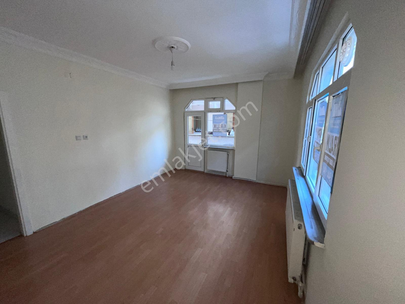 Bağlarbaşı Mahalllesinde 2+1 Balkonlu Büyük Tip Daire — fotoğraf 6