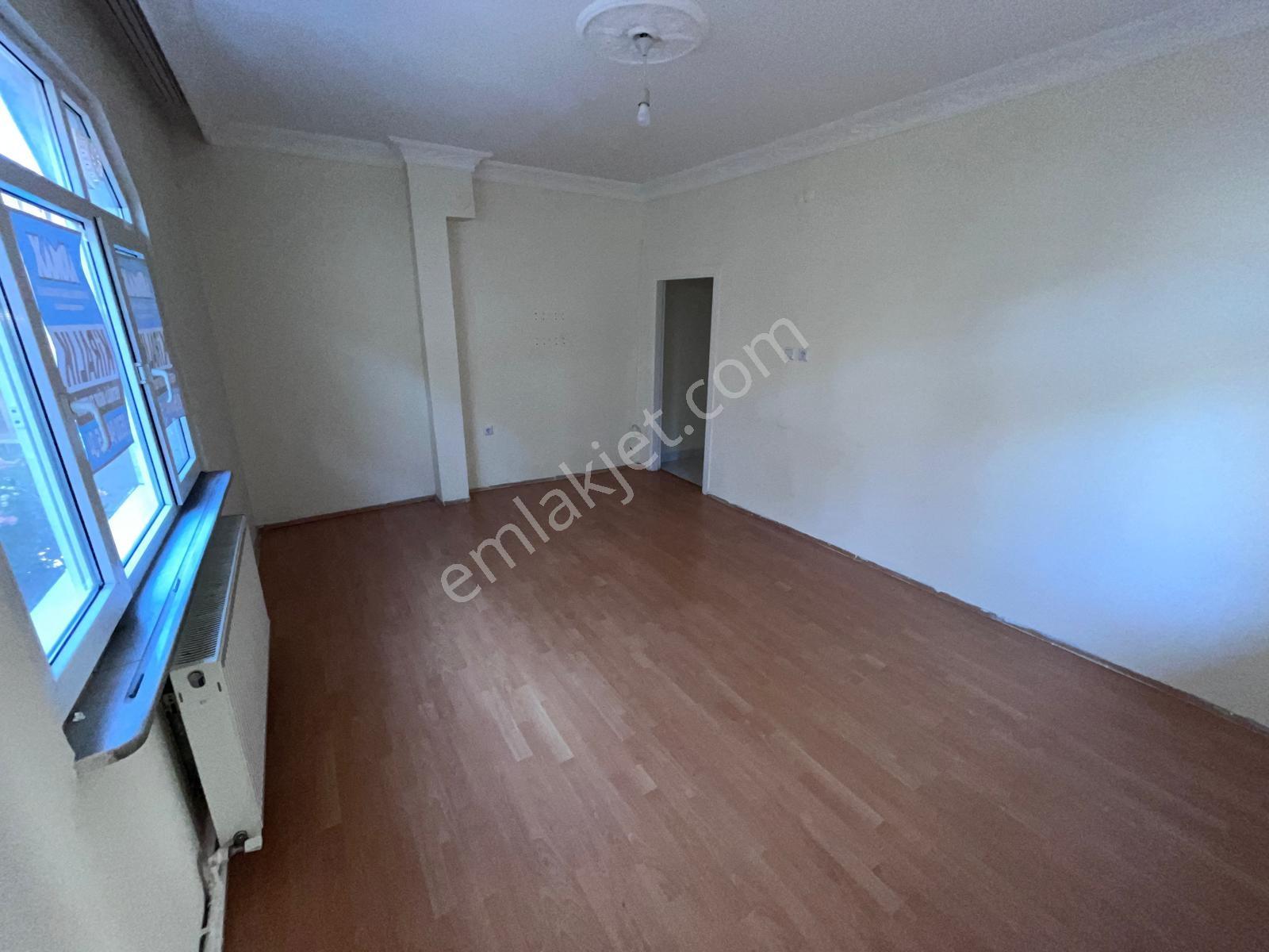 Bağlarbaşı Mahalllesinde 2+1 Balkonlu Büyük Tip Daire — fotoğraf 7