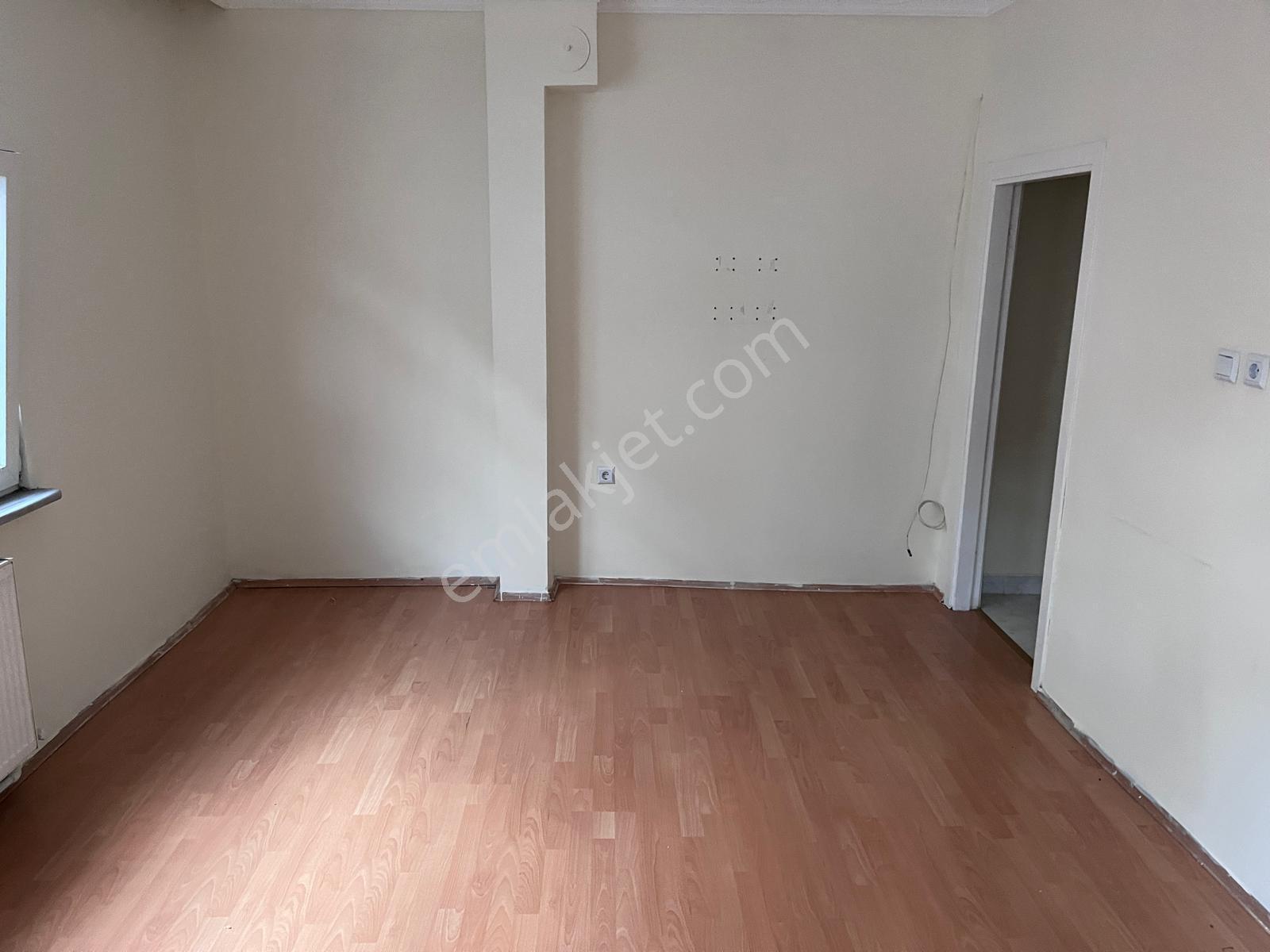 Bağlarbaşı Mahalllesinde 2+1 Balkonlu Büyük Tip Daire — fotoğraf 8