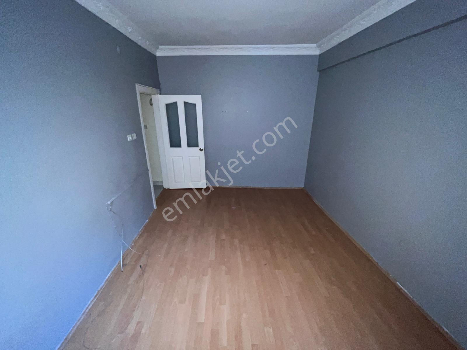 Bağlarbaşı Mahalllesinde 2+1 Balkonlu Büyük Tip Daire — fotoğraf 12