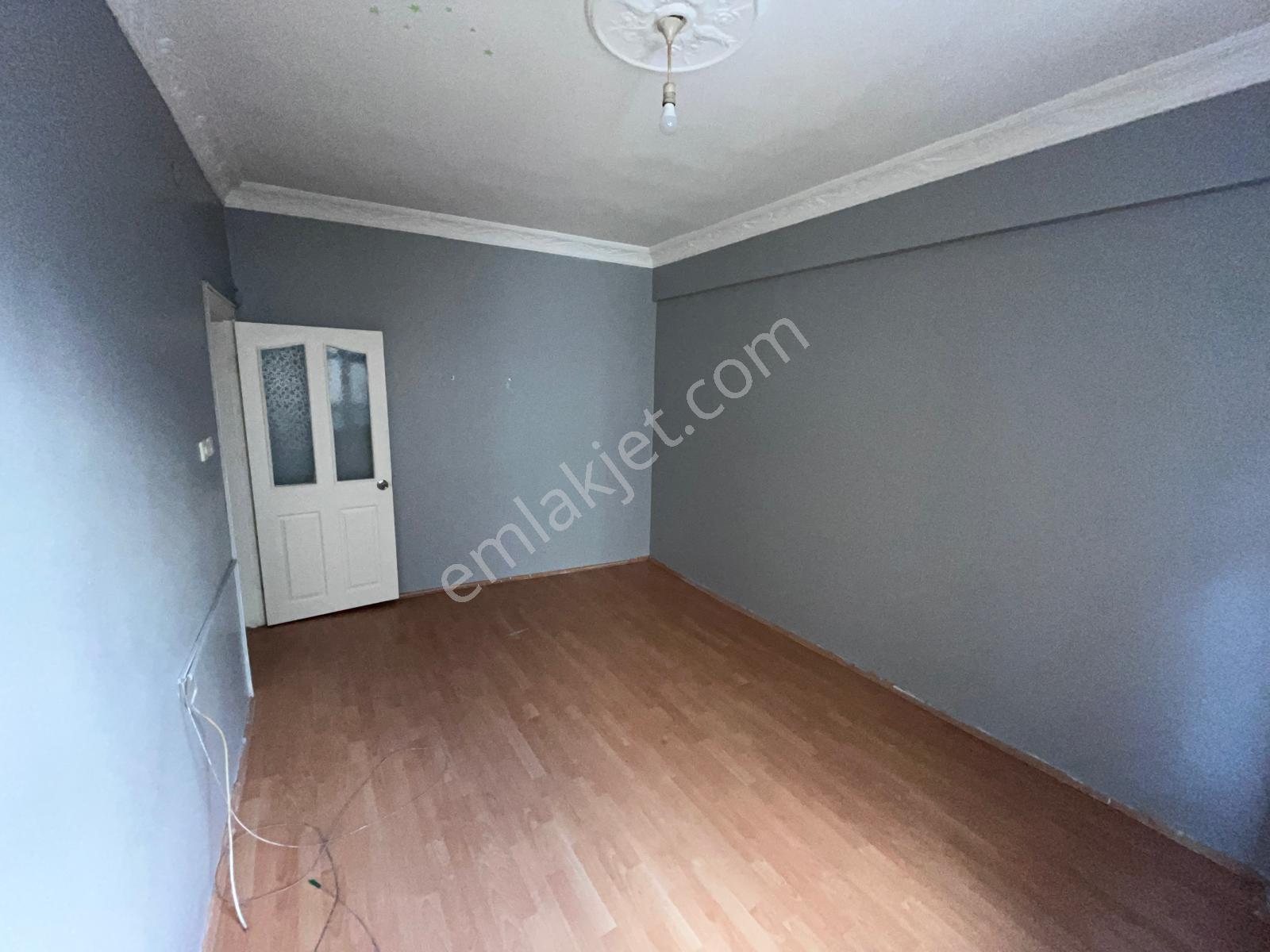 Bağlarbaşı Mahalllesinde 2+1 Balkonlu Büyük Tip Daire — fotoğraf 14