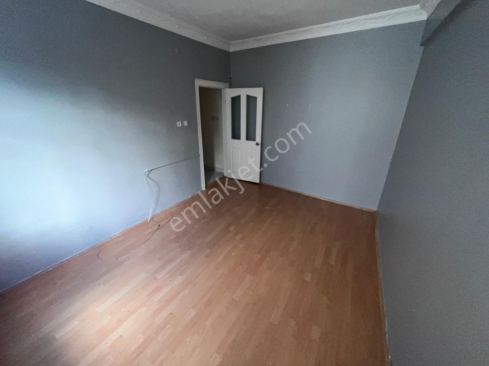 Bağlarbaşı Mahalllesinde 2+1 Balkonlu Büyük Tip Daire — fotoğraf 15