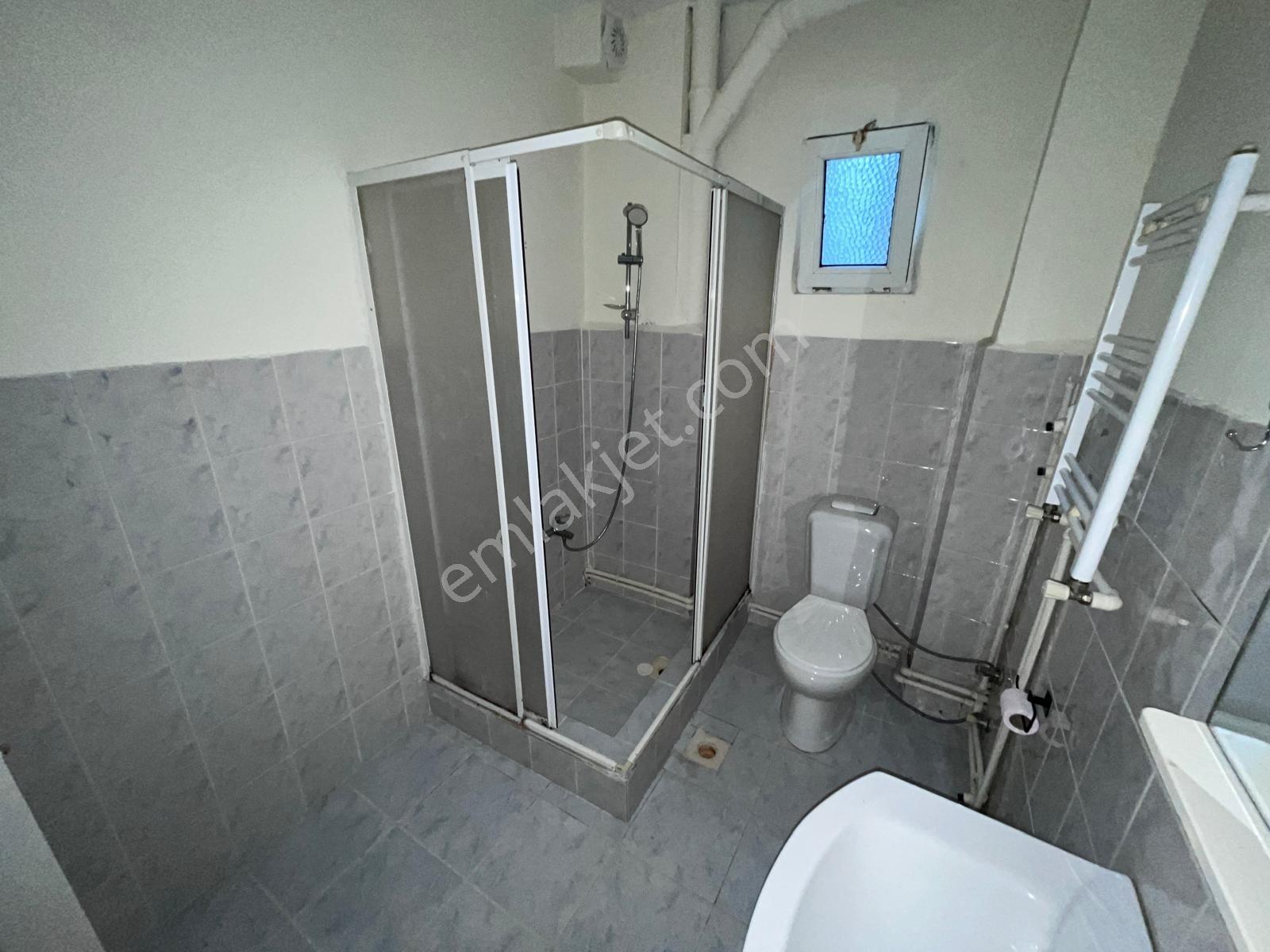 Bağlarbaşı Mahalllesinde 2+1 Balkonlu Büyük Tip Daire — fotoğraf 24