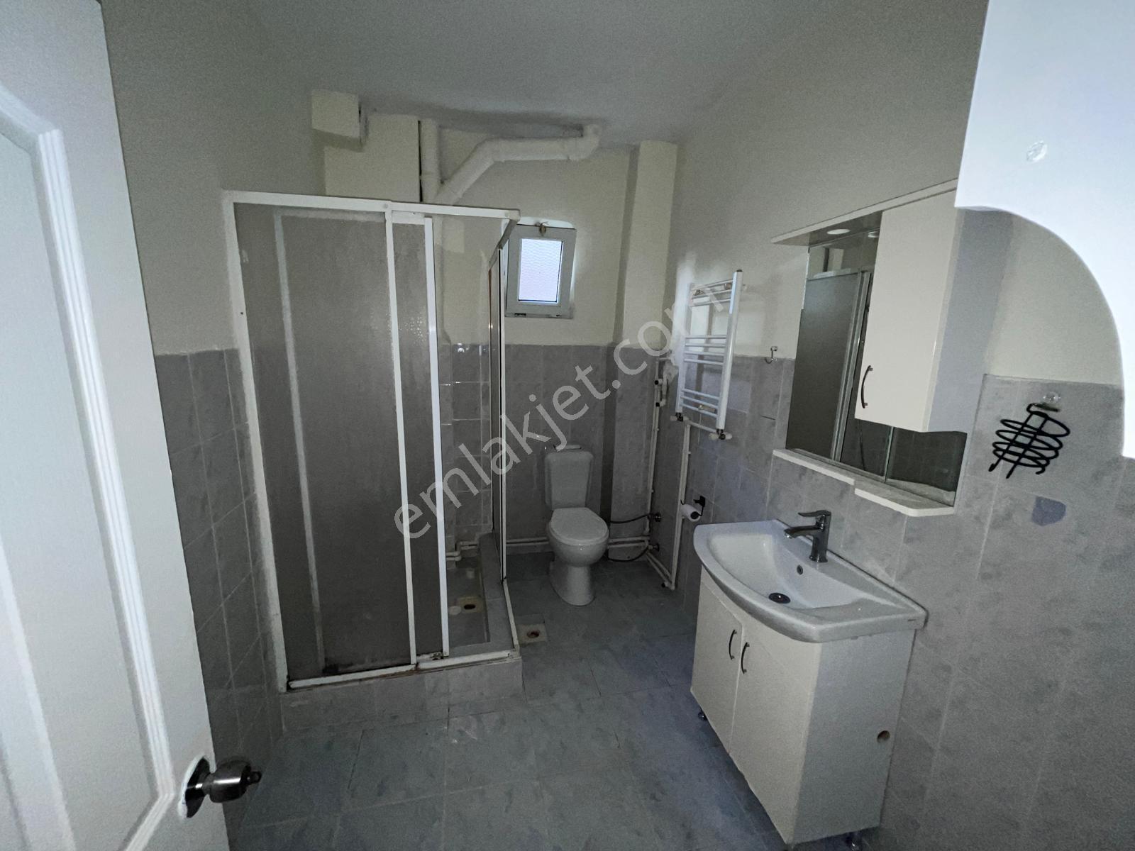 Bağlarbaşı Mahalllesinde 2+1 Balkonlu Büyük Tip Daire — fotoğraf 27