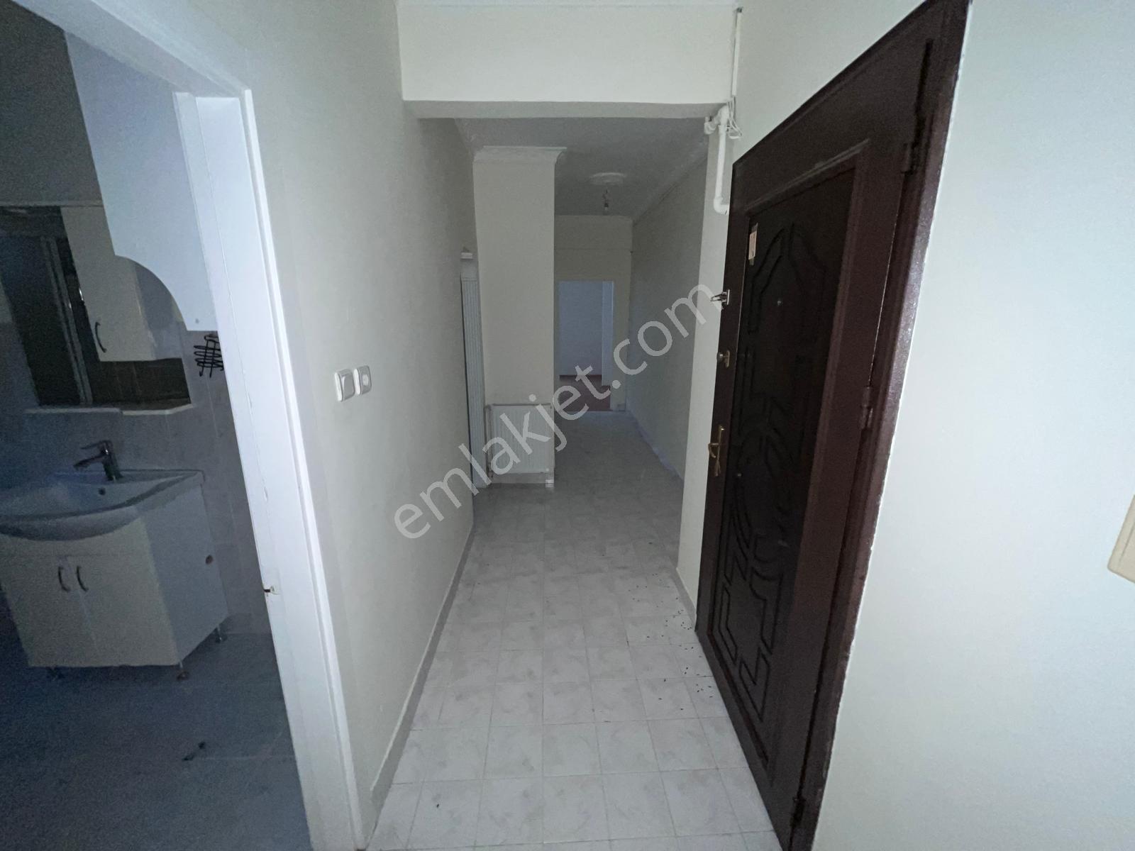 Bağlarbaşı Mahalllesinde 2+1 Balkonlu Büyük Tip Daire — fotoğraf 31