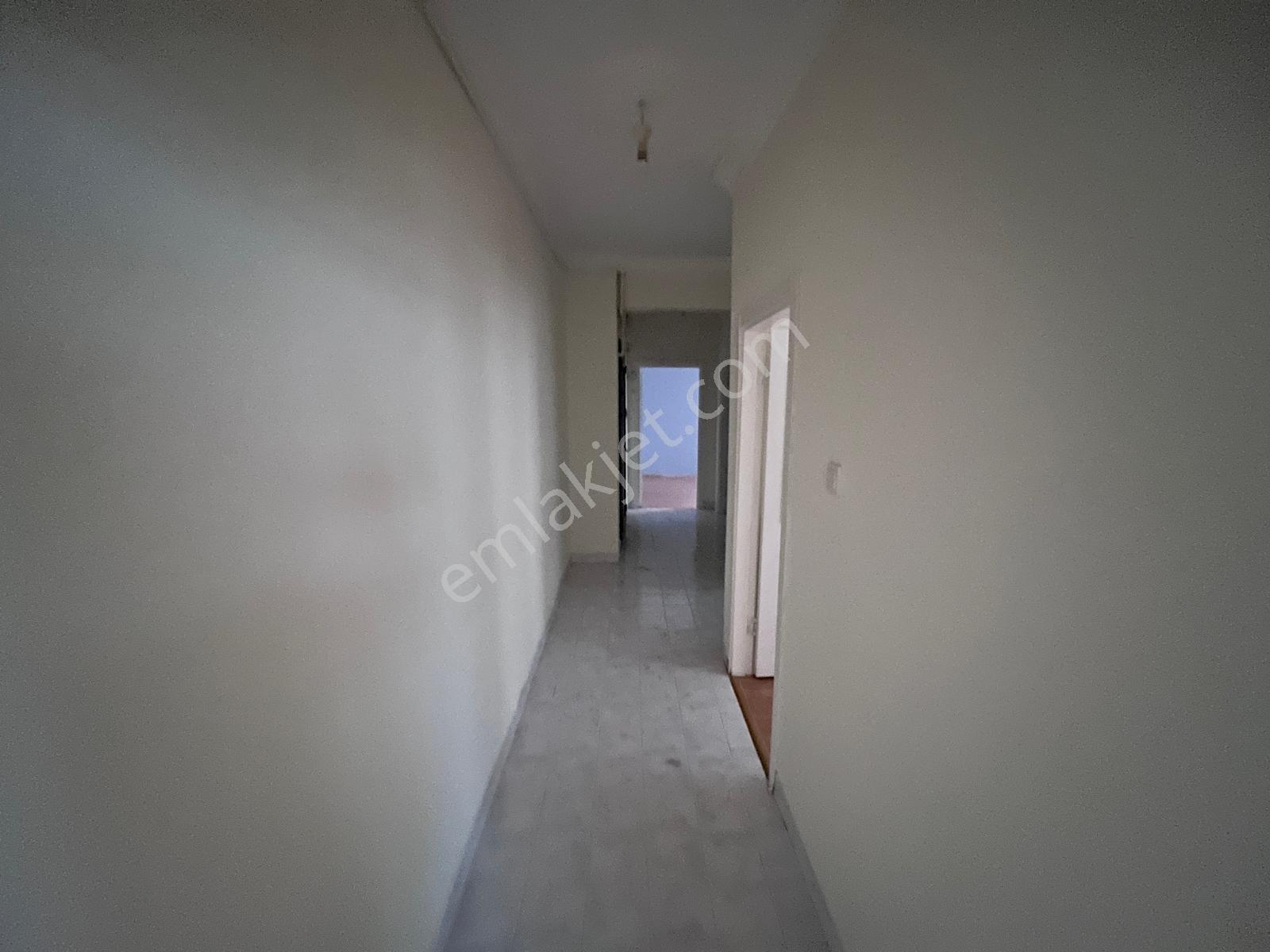 Bağlarbaşı Mahalllesinde 2+1 Balkonlu Büyük Tip Daire — fotoğraf 32