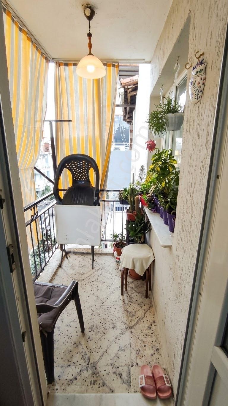 Cumhuriyet Mahallesi Gardalya Sokakta Satılık 2+1 Bakımlı Daire — fotoğraf 5