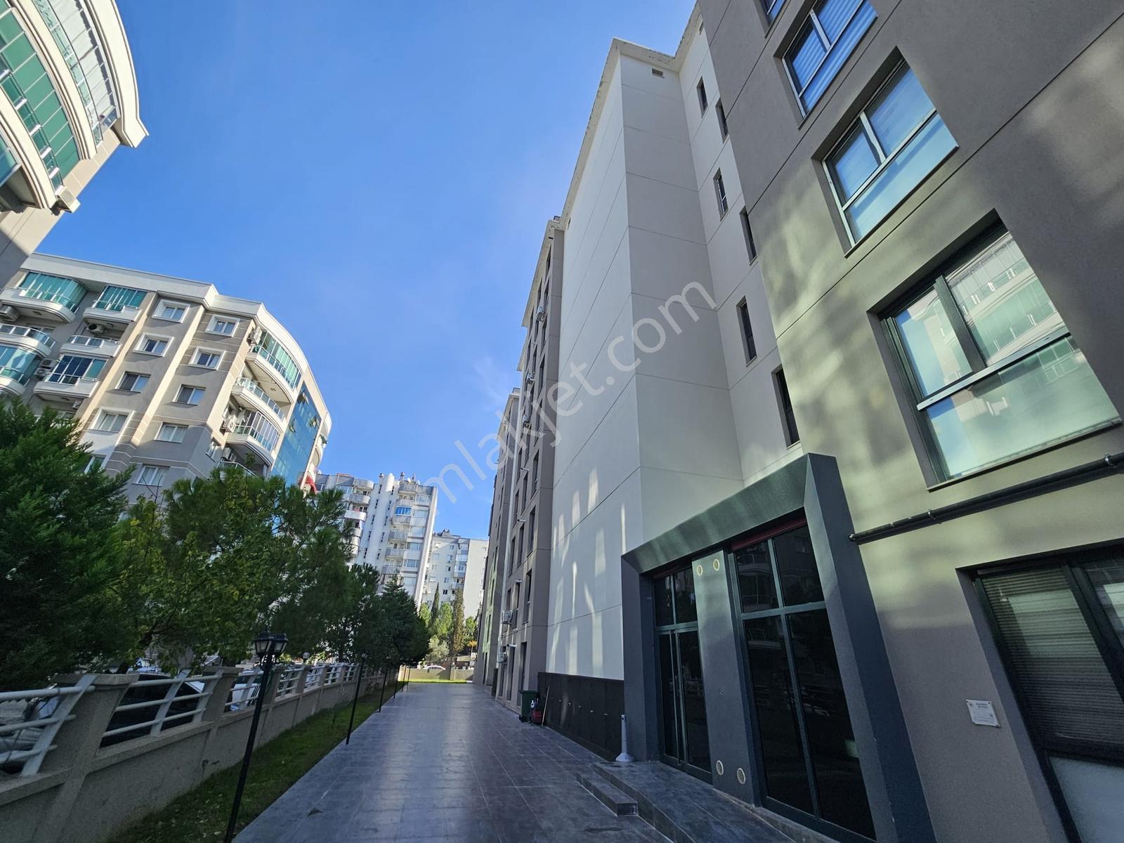 Buca Perla Resıdence Lüks Sitede 1+1 Satılık — fotoğraf 4