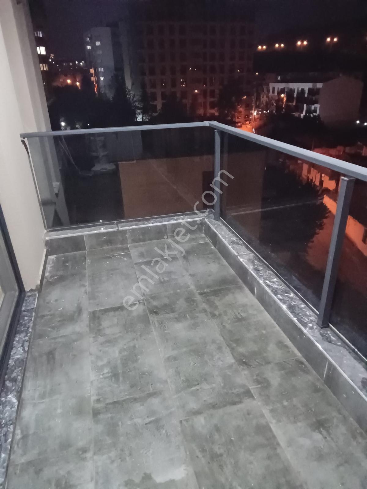 Buca Perla Resıdence Lüks Sitede 1+1 Satılık — fotoğraf 13