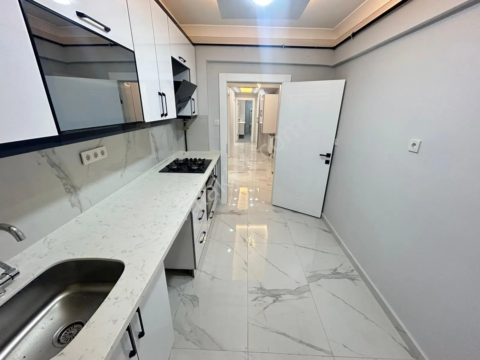 Taner'den Dikmen Sokullu Cad'de 2+1 Süper Lüks Bahçe Katı Balkonlu — fotoğraf 7