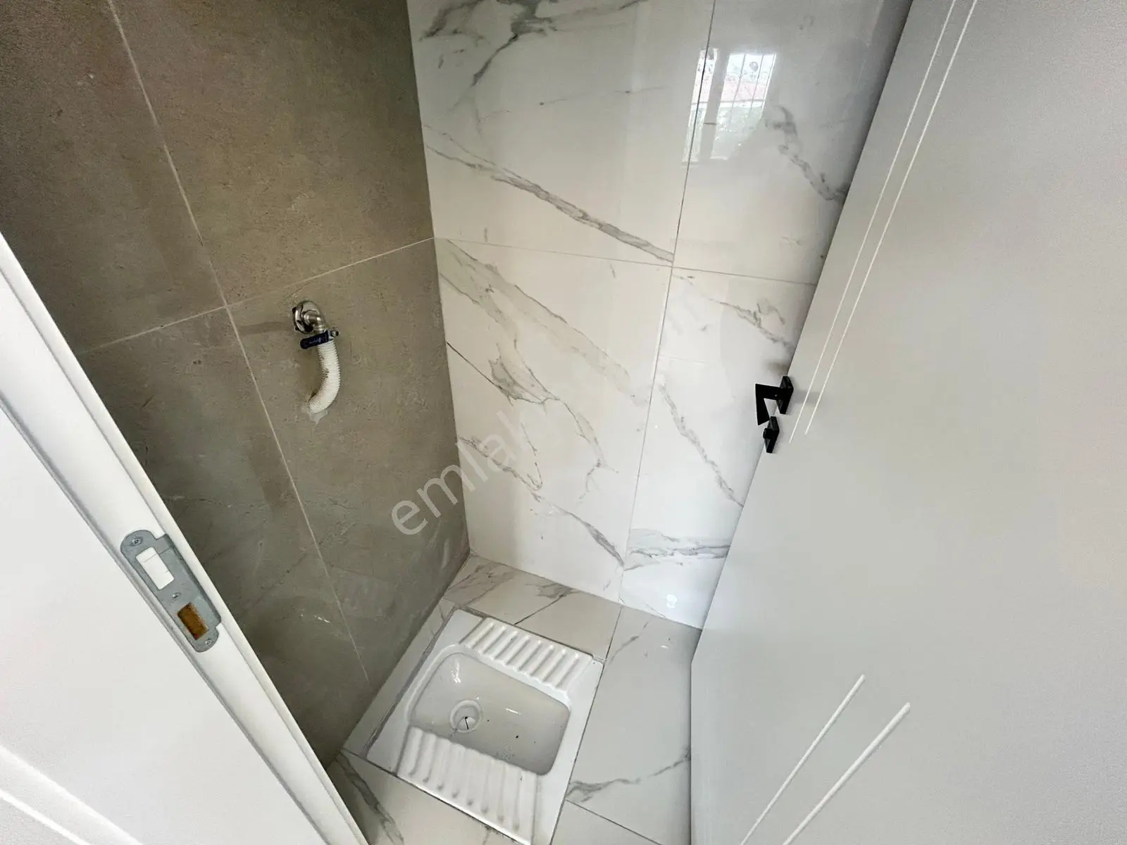 Taner'den Dikmen Sokullu Cad'de 2+1 Süper Lüks Bahçe Katı Balkonlu — fotoğraf 30