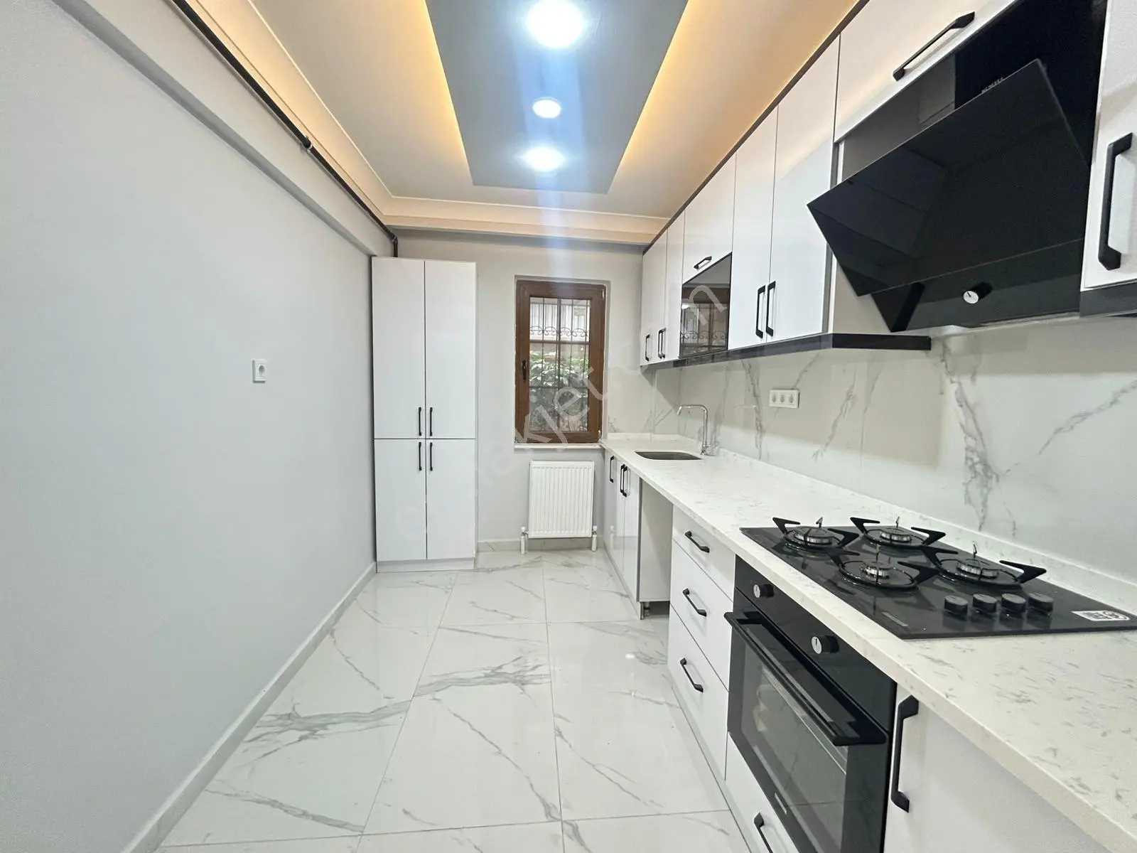 Taner'den Dikmen Sokullu Cad'de 2+1 Süper Lüks Bahçe Katı Balkonlu — fotoğraf 33