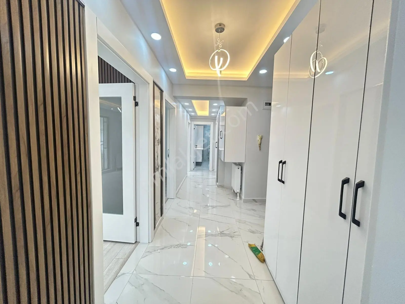 Taner'den Dikmen Sokullu Cad'de 2+1 Süper Lüks Bahçe Katı Balkonlu — fotoğraf 35