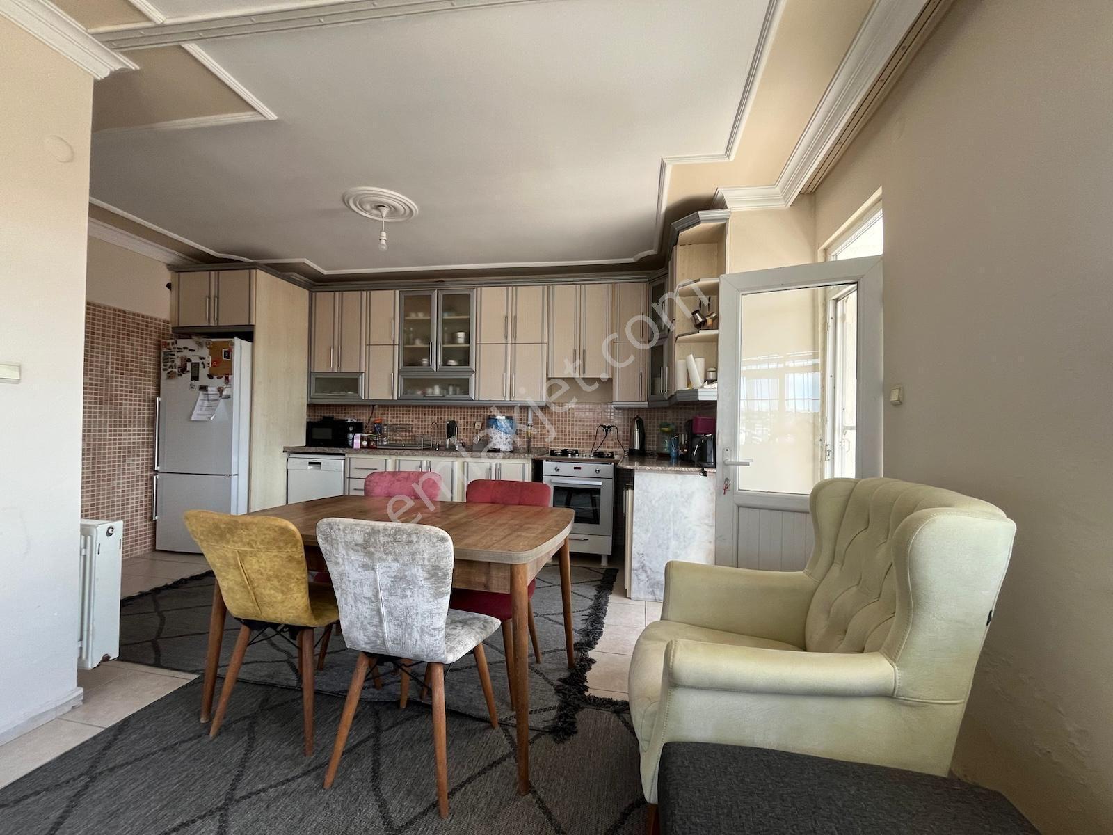 Beykent Gayrimenkulden Çarşıya Yürüme Mesafesinde 3+1 Daire — fotoğraf 3