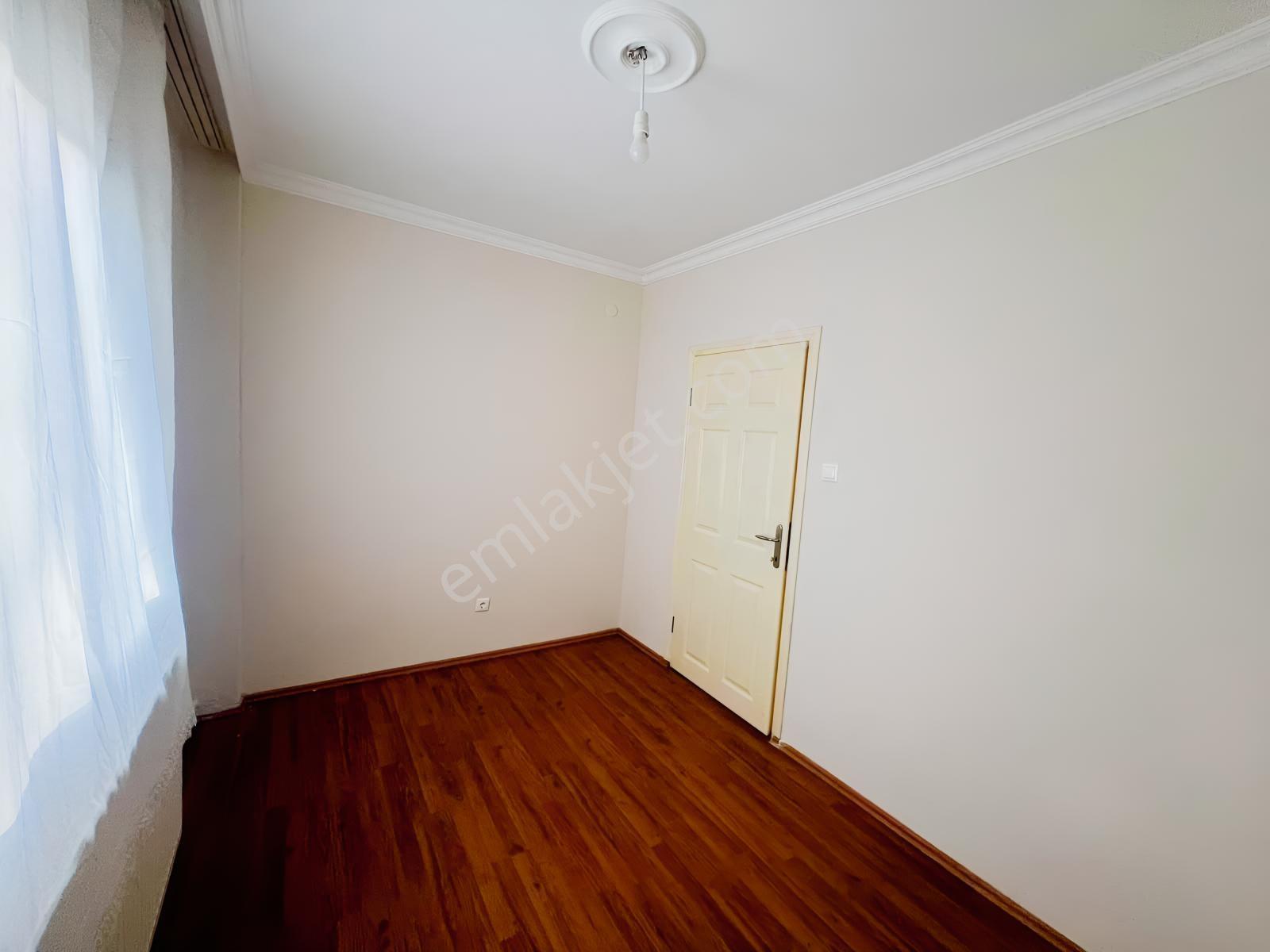 Görece Göçmen Konutlarında Bakımlı 2+1 — fotoğraf 11