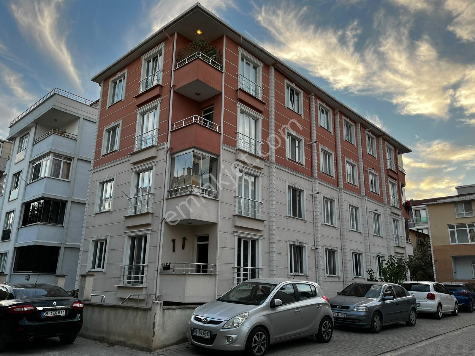 İstasyon Mahallesinde Millet Bahçesi Mevkii Satılık 2+1 Daire — fotoğraf 2
