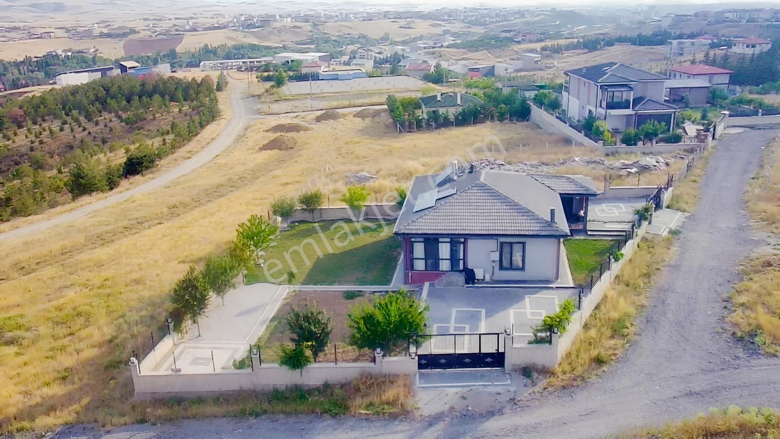 'kuzey'den Akyurt Yeşiltepe'de Fırsat Villa 3+1 Şehir Manzaralı' — fotoğraf 2