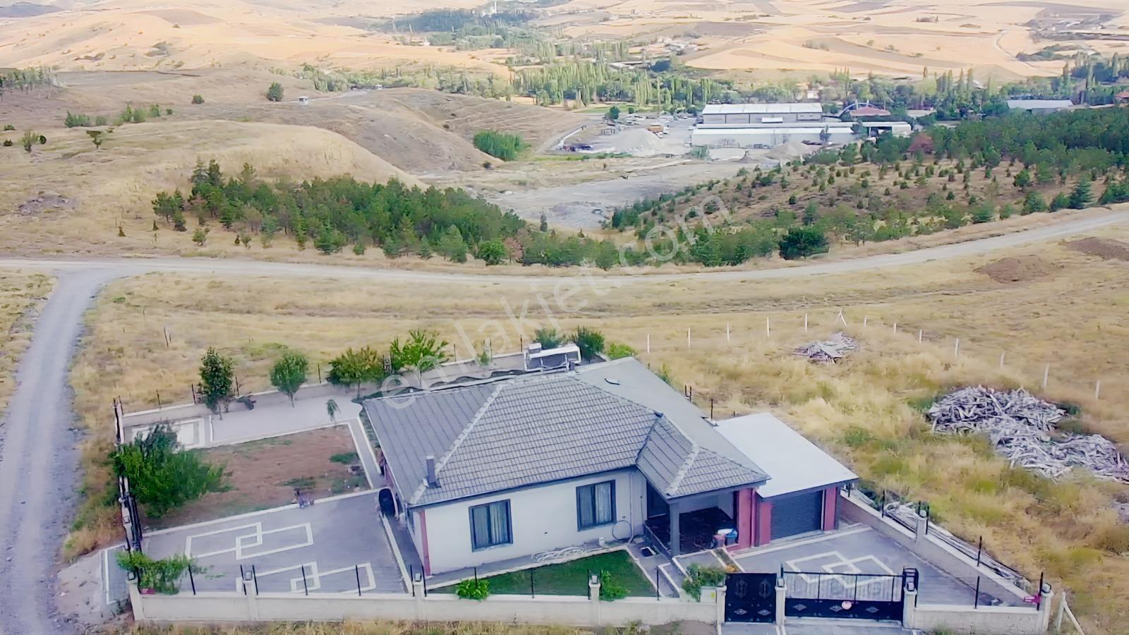 'kuzey'den Akyurt Yeşiltepe'de Fırsat Villa 3+1 Şehir Manzaralı' — fotoğraf 4
