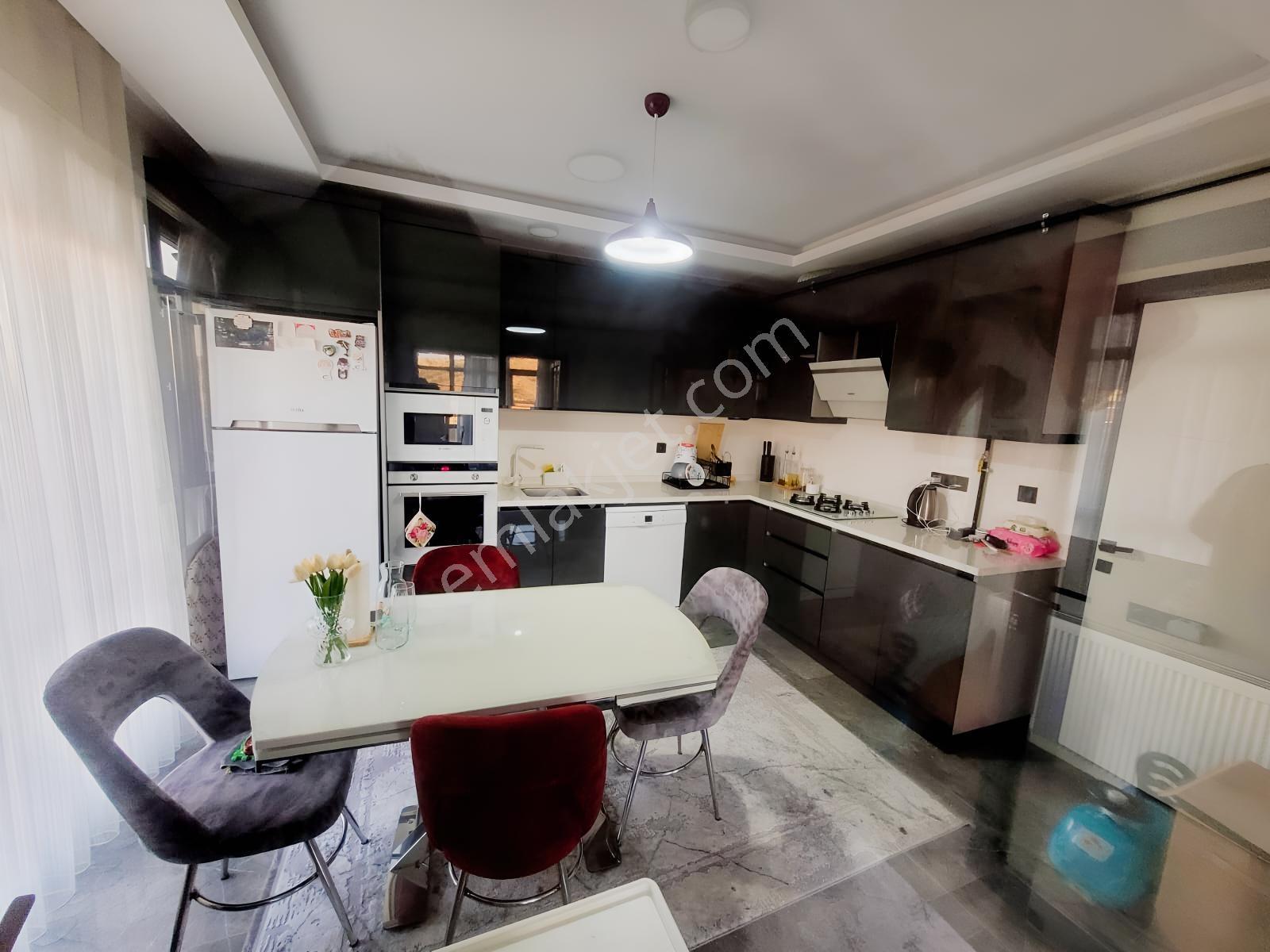 'kuzey'den Akyurt Yeşiltepe'de Fırsat Villa 3+1 Şehir Manzaralı' — fotoğraf 24