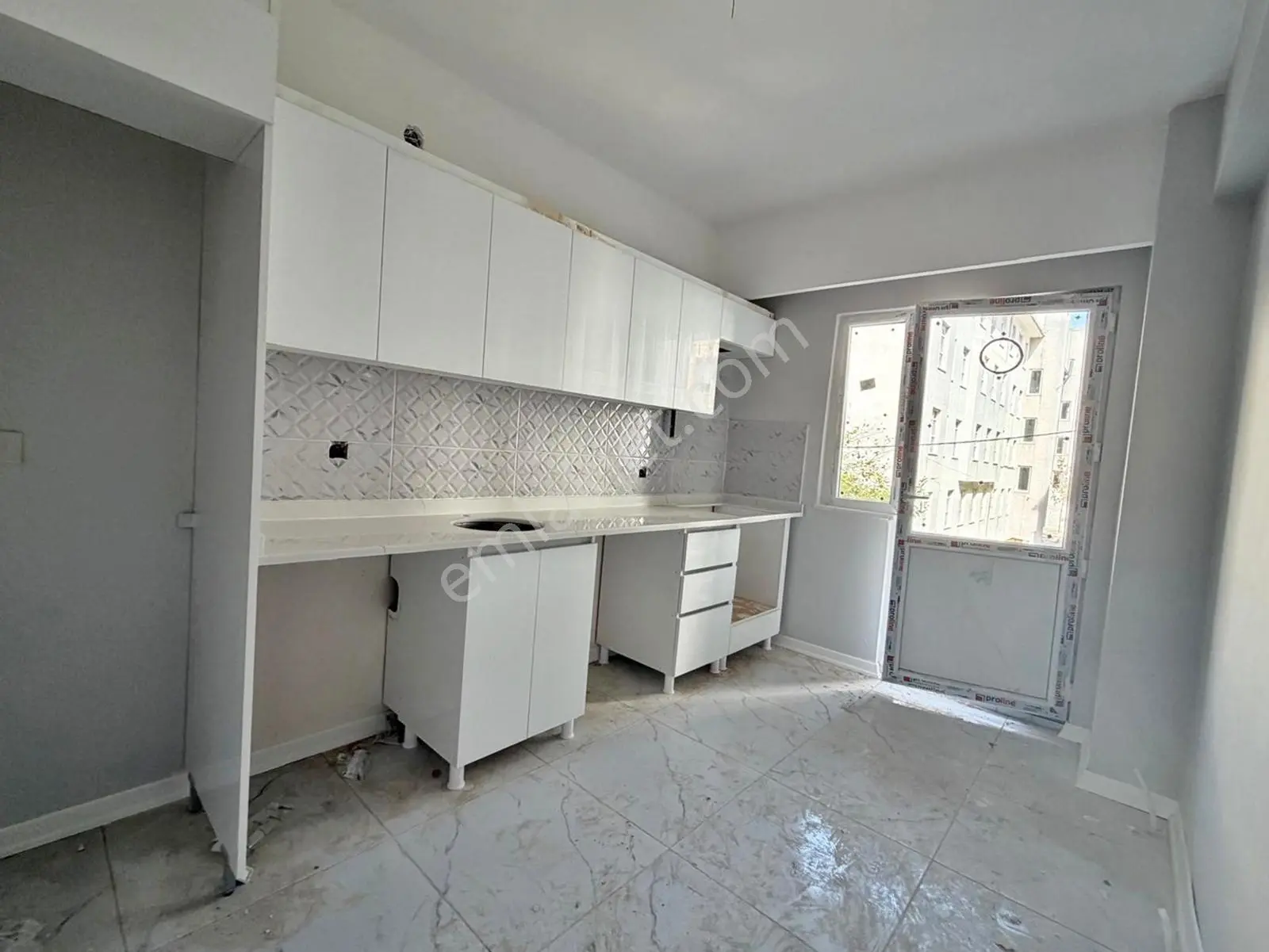 Metinyapıdan Sıfır Kat Seçenekli İskanlı Satılık 2+1 Daire!! — fotoğraf 4