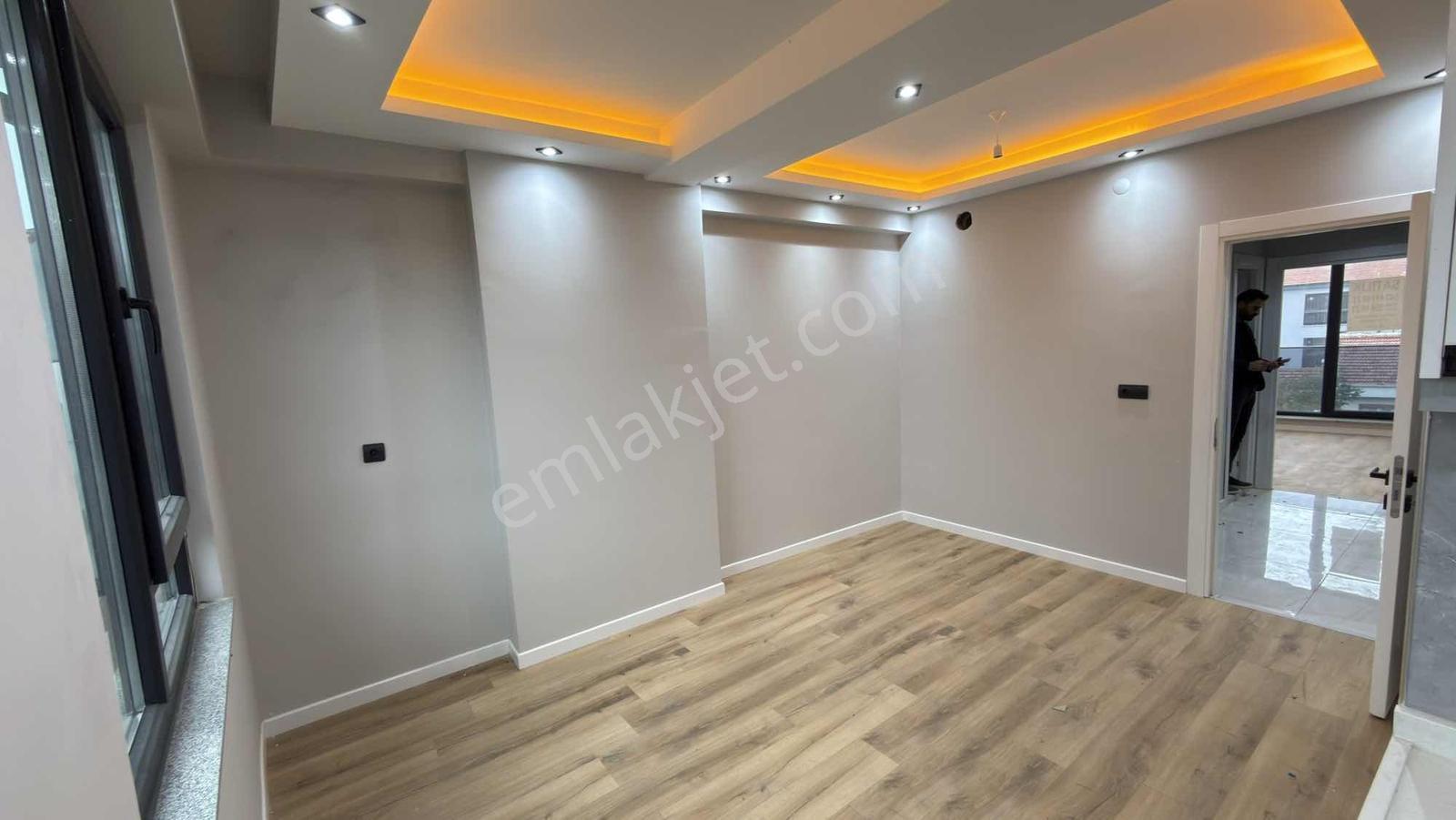 Merkezi Konumda, Çift Cepheli, Asansörlü 55m² Konforlu Daire — fotoğraf 13