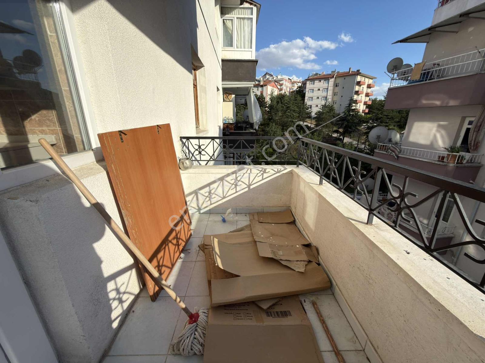 Kuzey'den 3+1 Pursaklar Merkez'de Ara Kat Asansörlü Güney Cephe — fotoğraf 4