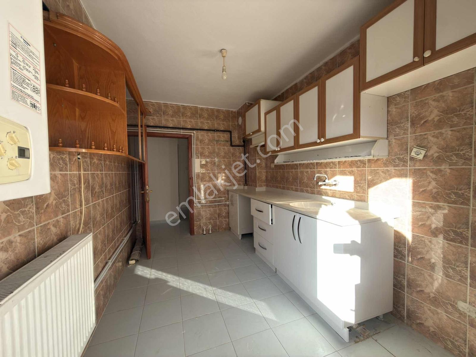 Kuzey'den 3+1 Pursaklar Merkez'de Ara Kat Asansörlü Güney Cephe — fotoğraf 5