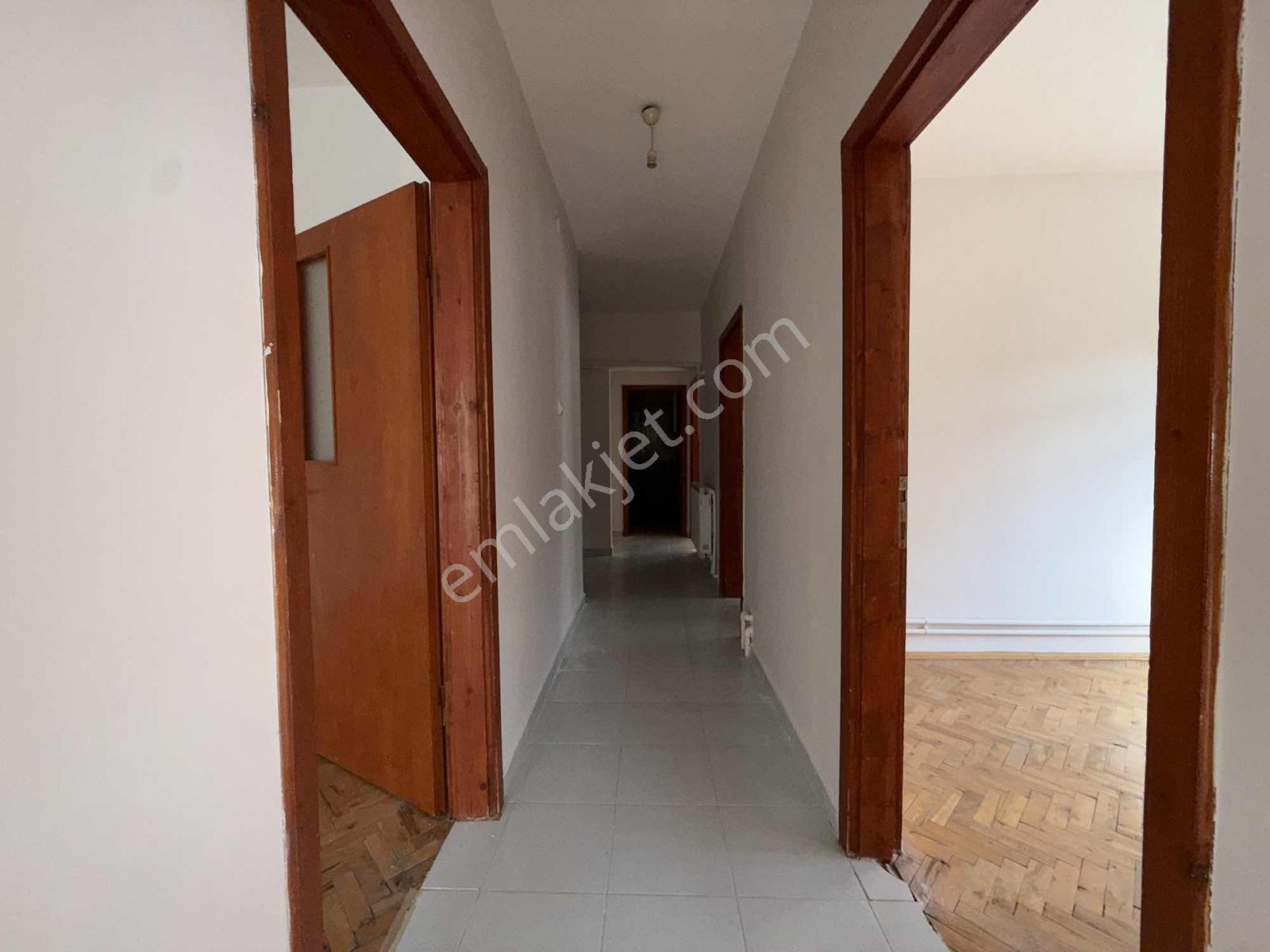 Kuzey'den 3+1 Pursaklar Merkez'de Ara Kat Asansörlü Güney Cephe — fotoğraf 28